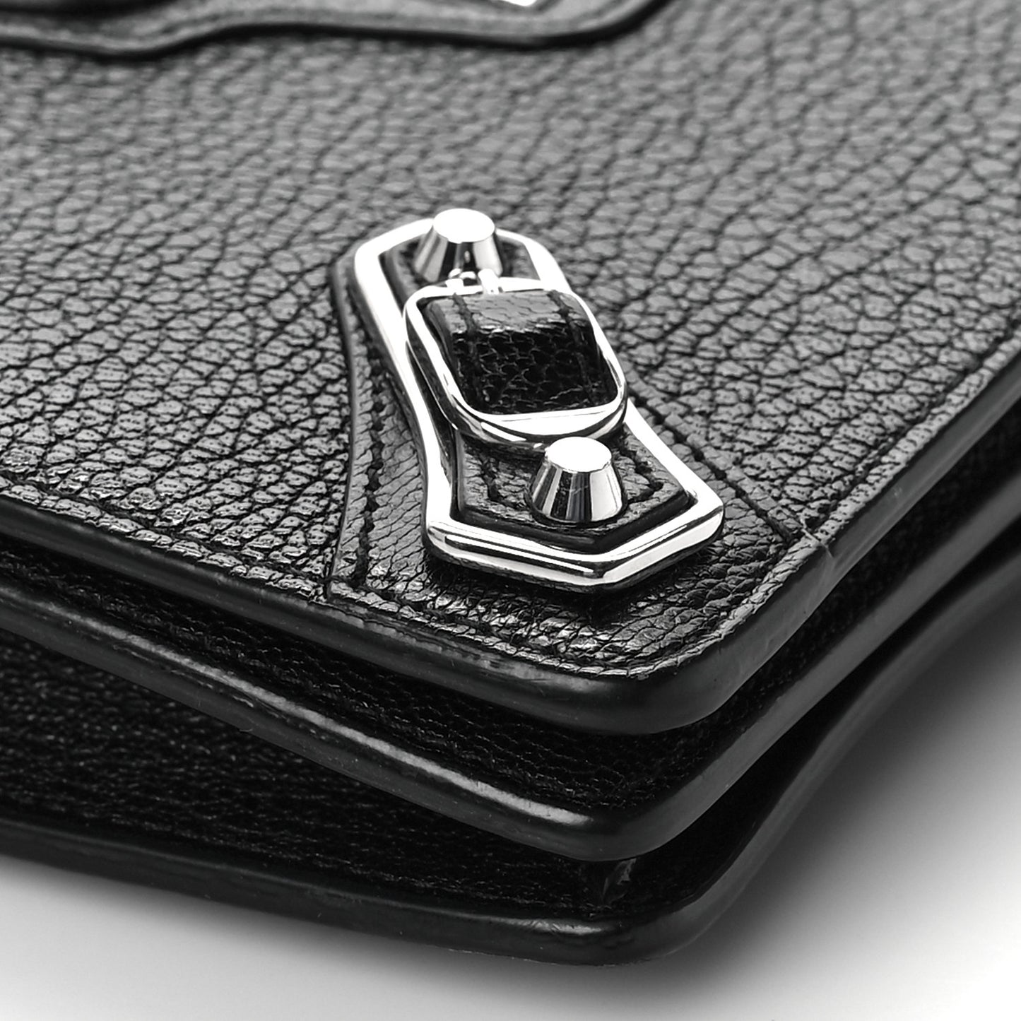 Agneau Silver Metallic Edge Hardware Wallet On Chain Black