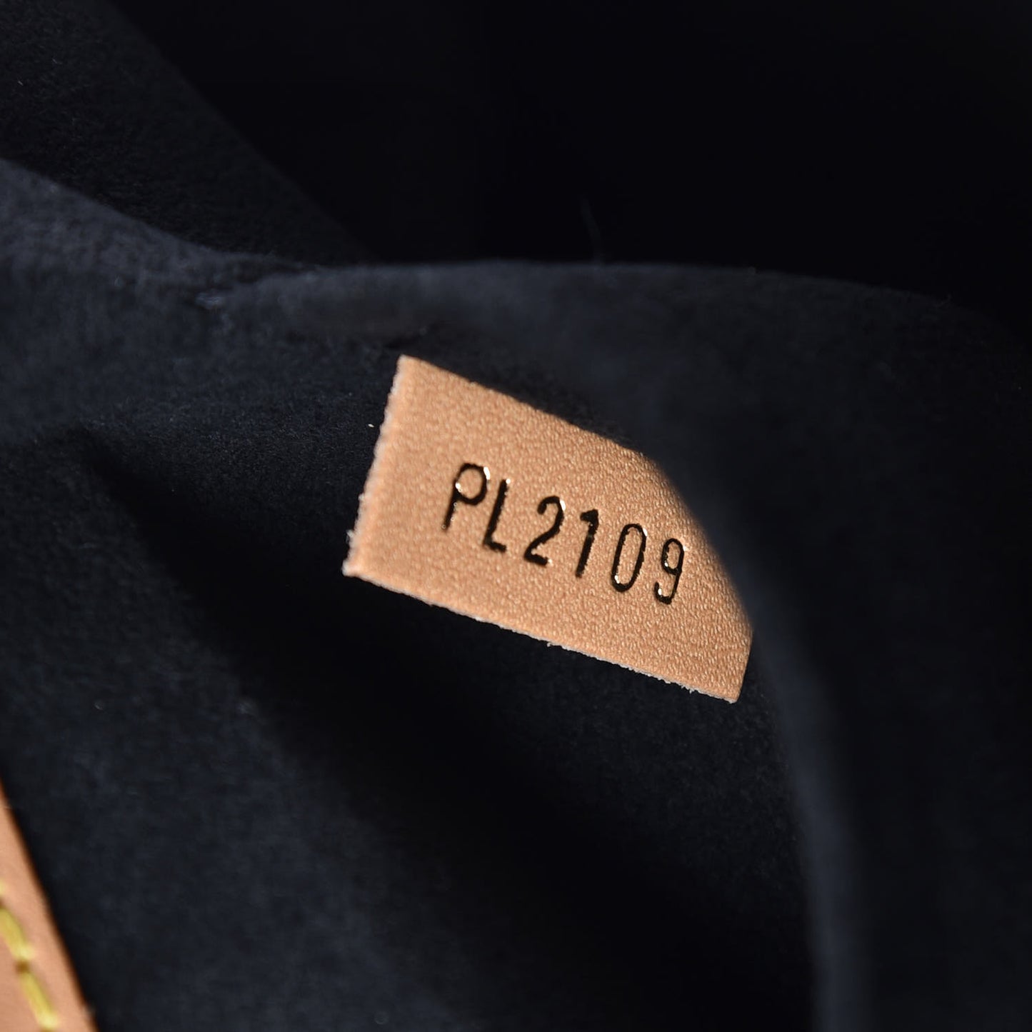 Reverse Monogram Giant Boite Chapeau Souple
