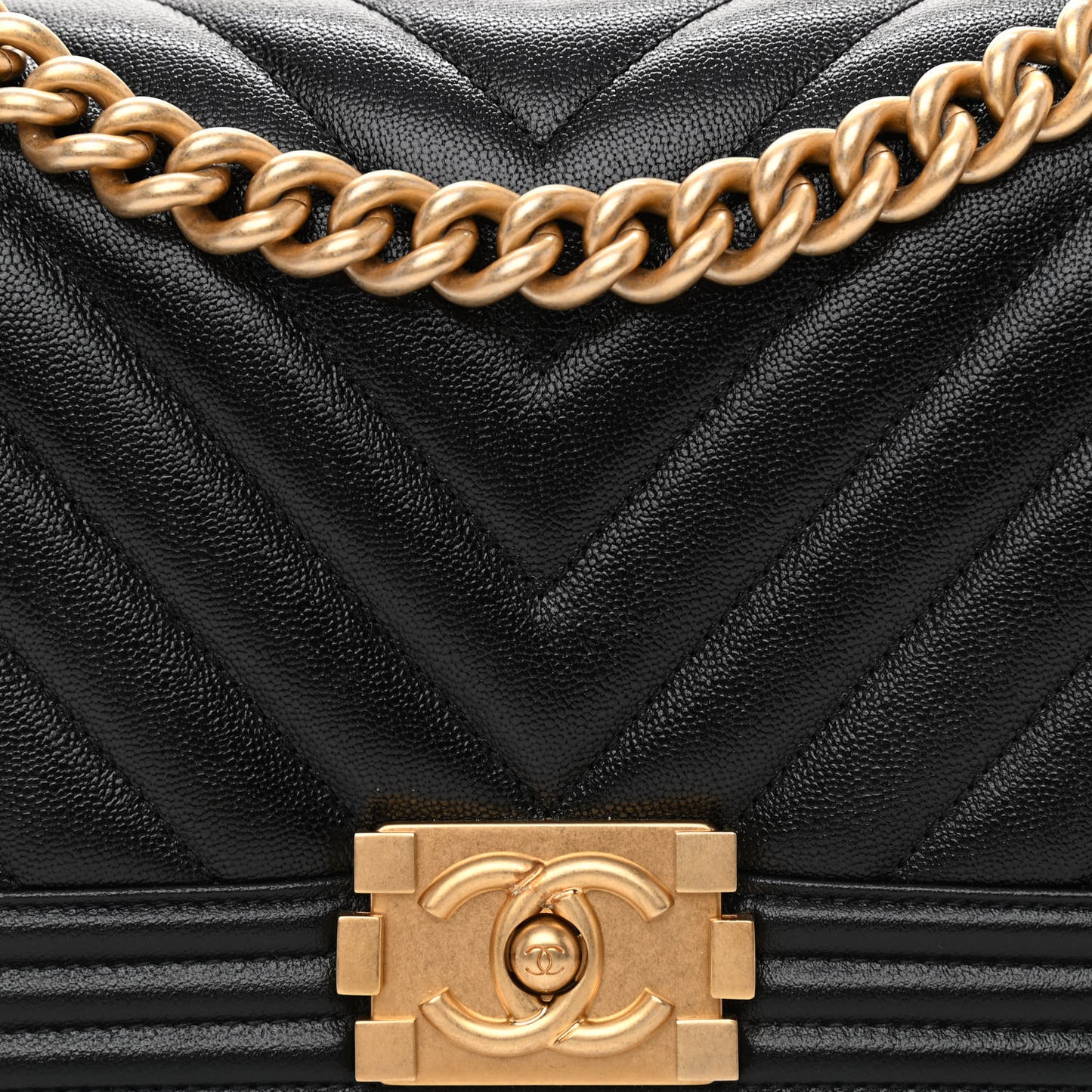 Caviar Chevron Quilted Medium Boy Flap Black
