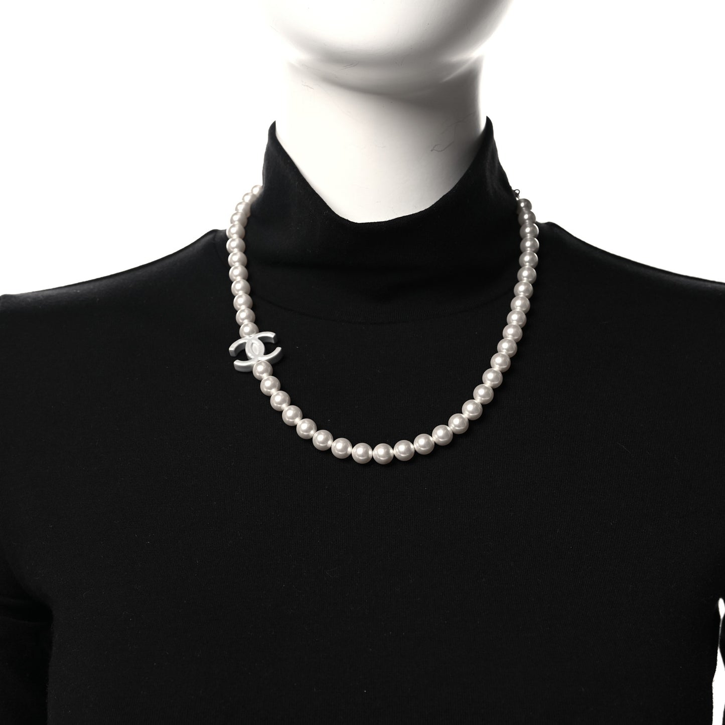 Pearl Resin CC Choker Necklace Pearly White Silver