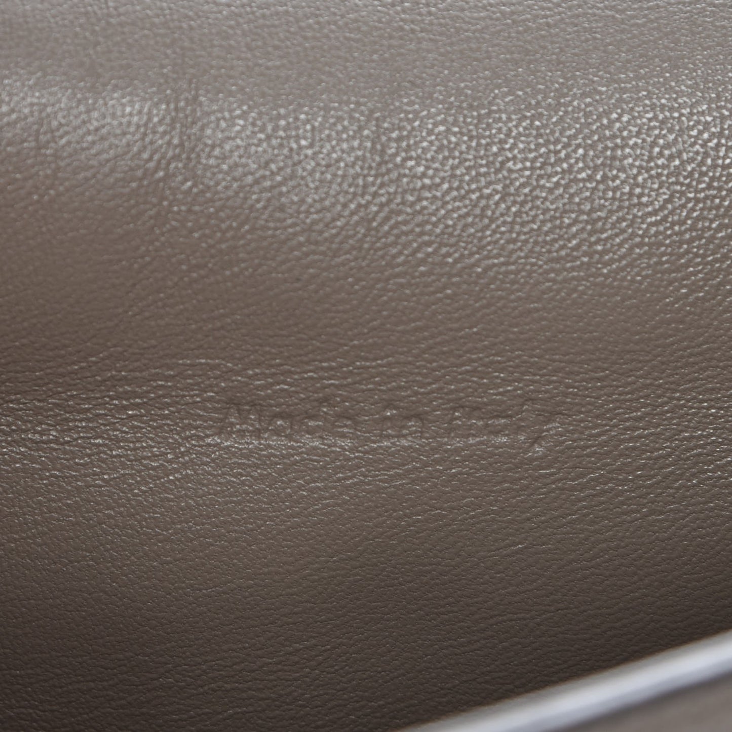 Grained Calfskin Medium Trotteur Taupe