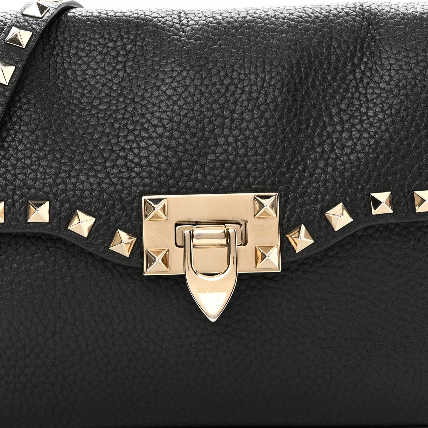 Pebbled Calfskin Medium Rockstud Flip Lock Crossbody Bag Black
