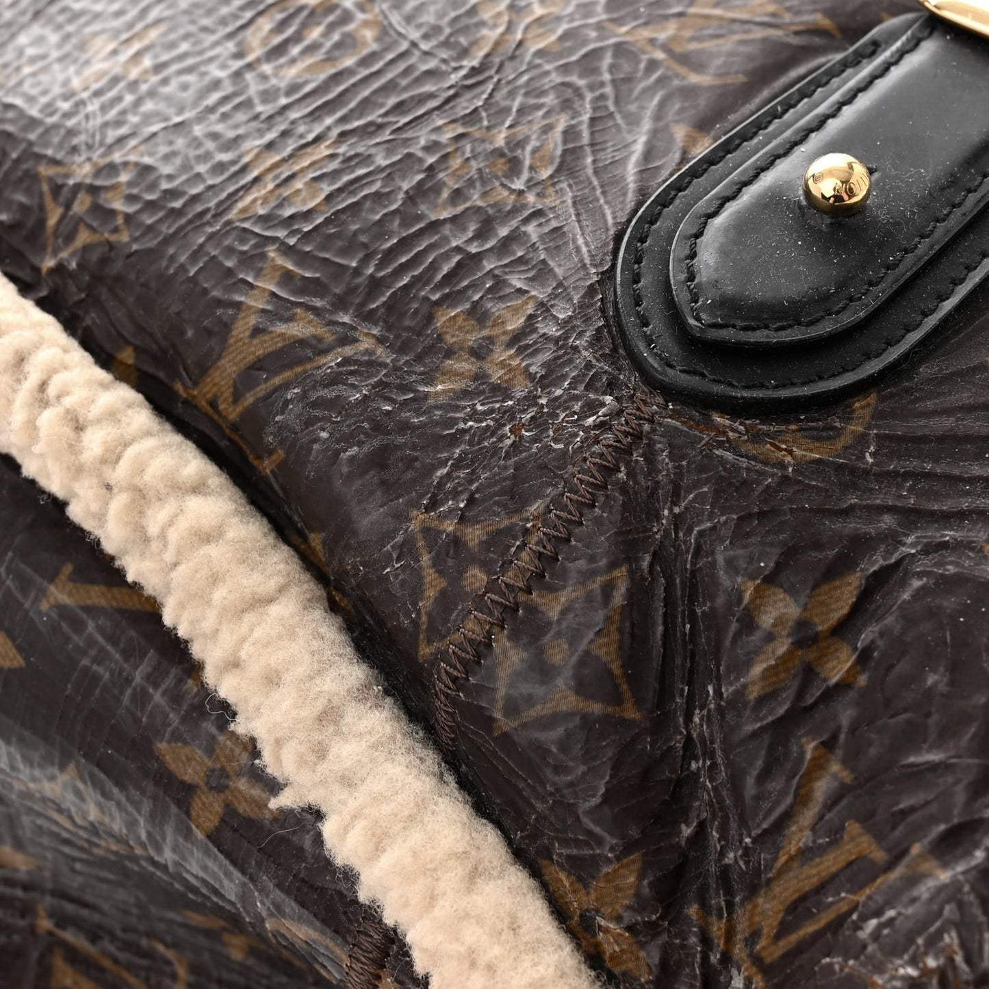 LOUIS VUITTON Patent Monogram Shearling Sac Thunder