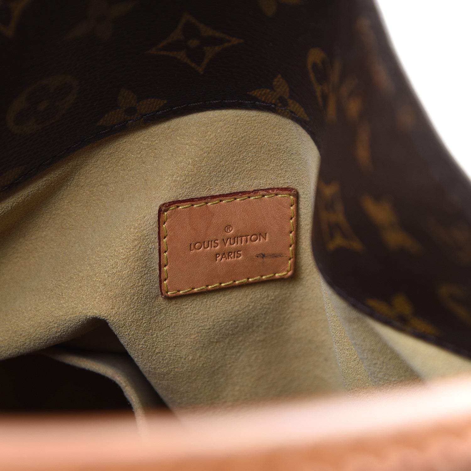 Louis Vuitton Monogram Artsy MM 5 of 19