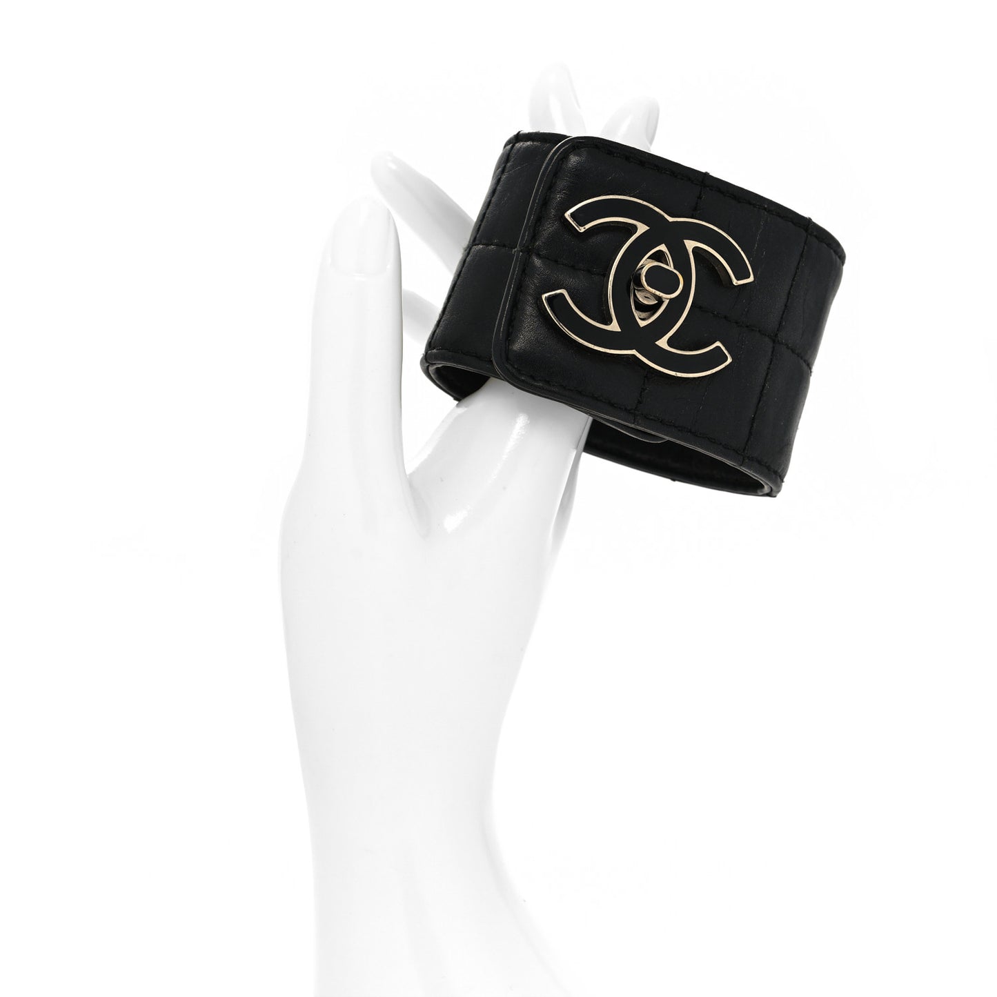 Lambskin Quilted Enamel CC Turnlock Cuff L Black