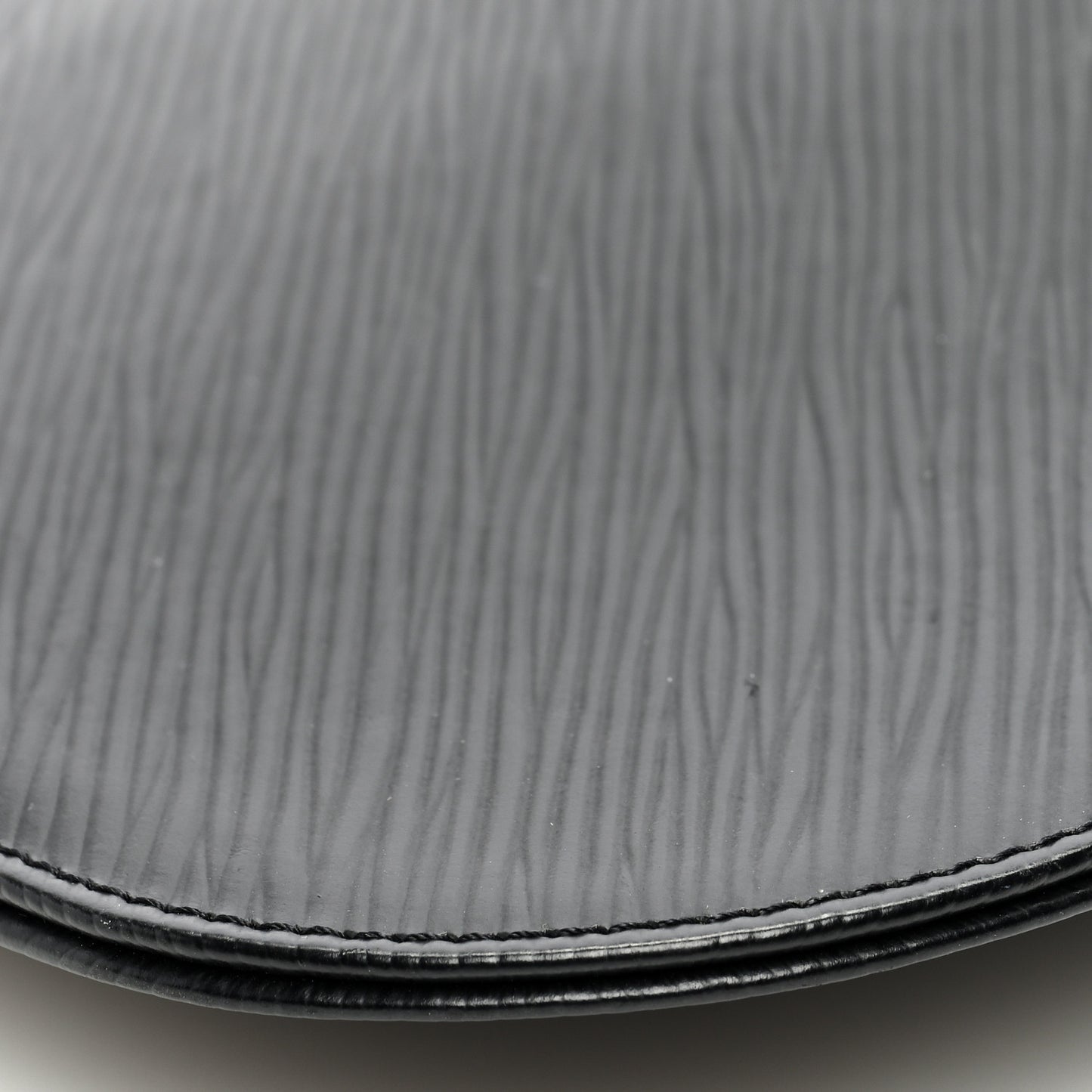 Epi Demi Lune Pochette Black