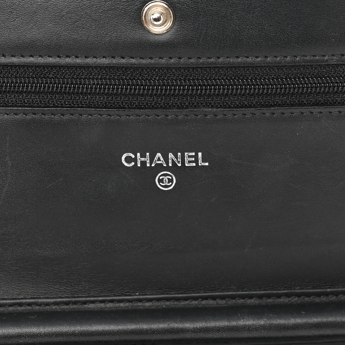 Patent Quilted Wallet On Chain WOC Black