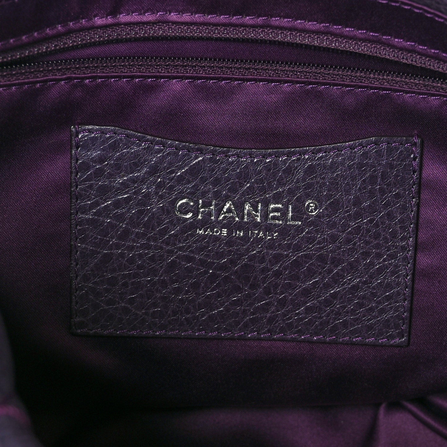Glazed Calfskin Stitched On The Road Flap Purple
