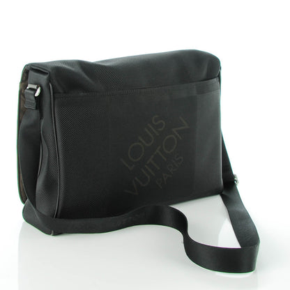 Louis Vuitton Damier Geant Messenger Bag Black 3 of 7