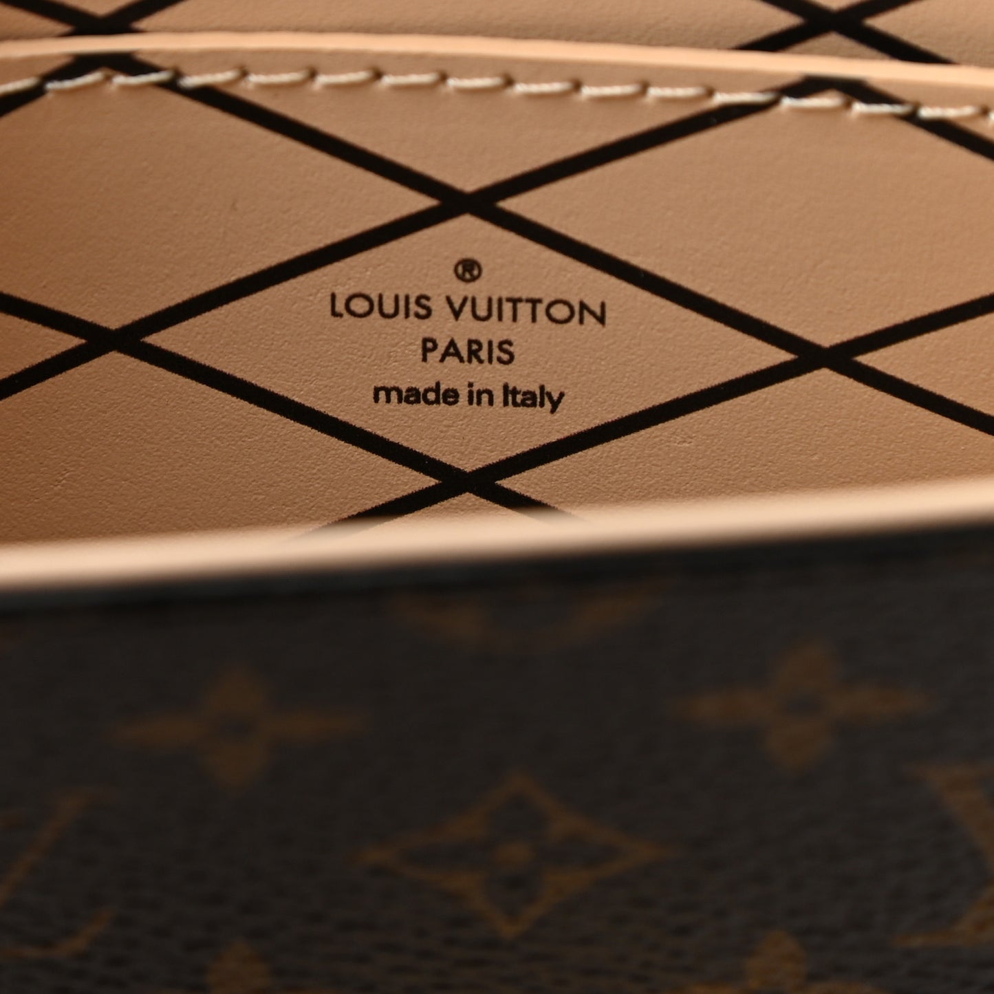 Monogram Pochette Trunk Verticale Black