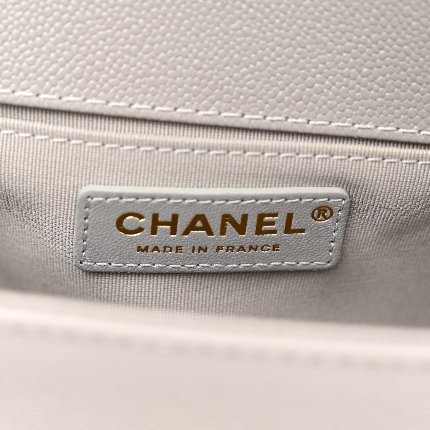 Caviar Quilted Chain Around Medium Boy Flap Grey