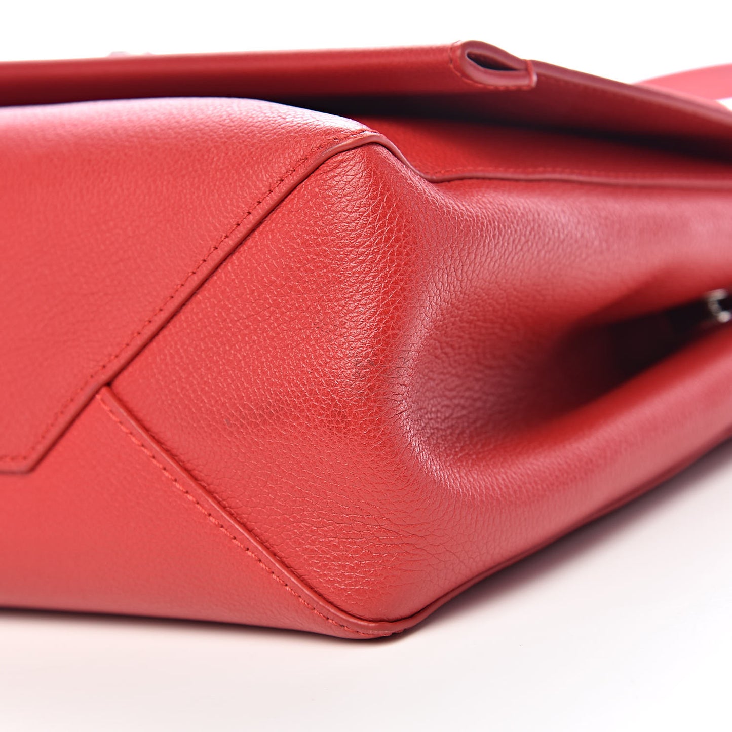 Soft Calfskin Lockme II Top Handle Rubis