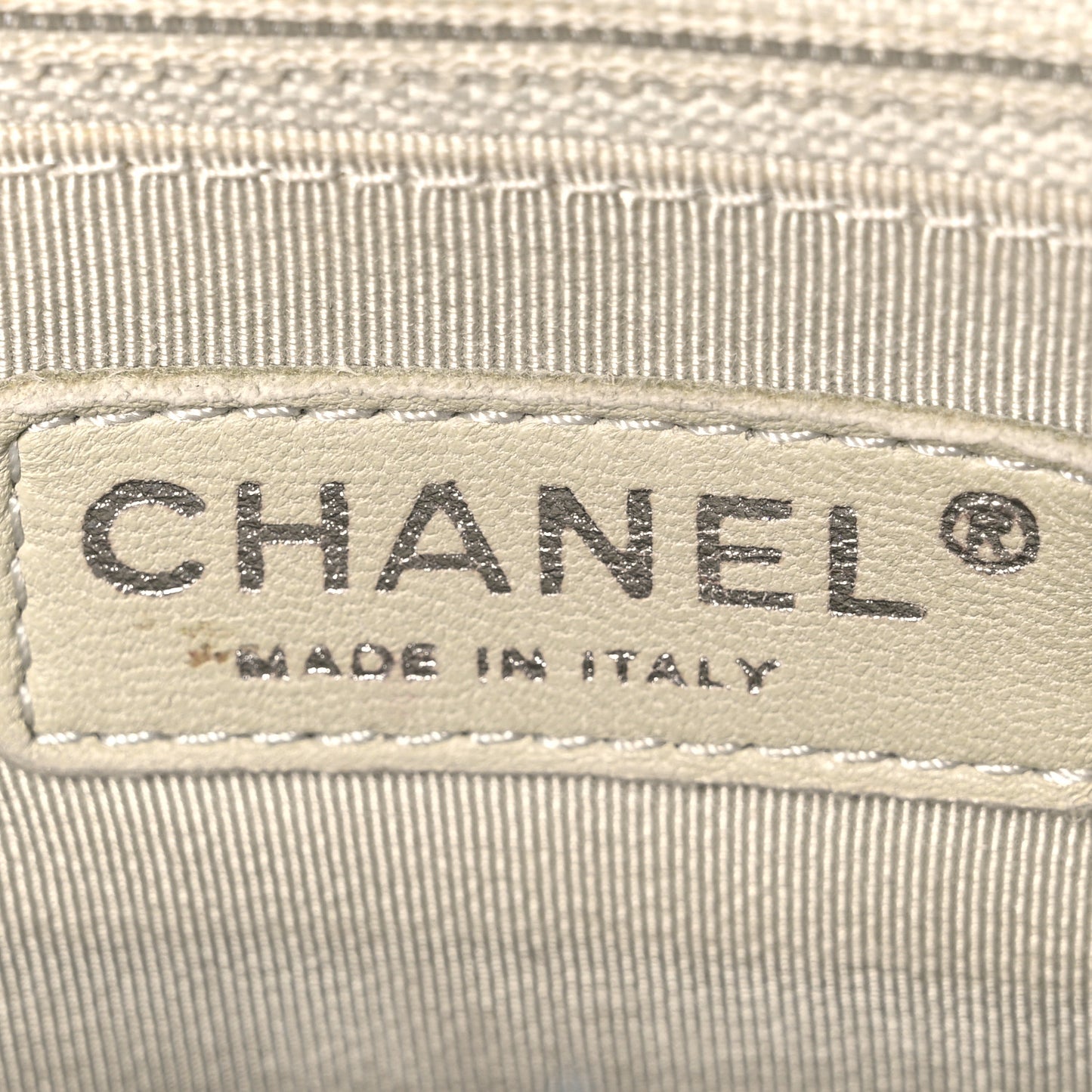 Washed Lambskin Quilted Medium Chain Around Messenger Blue