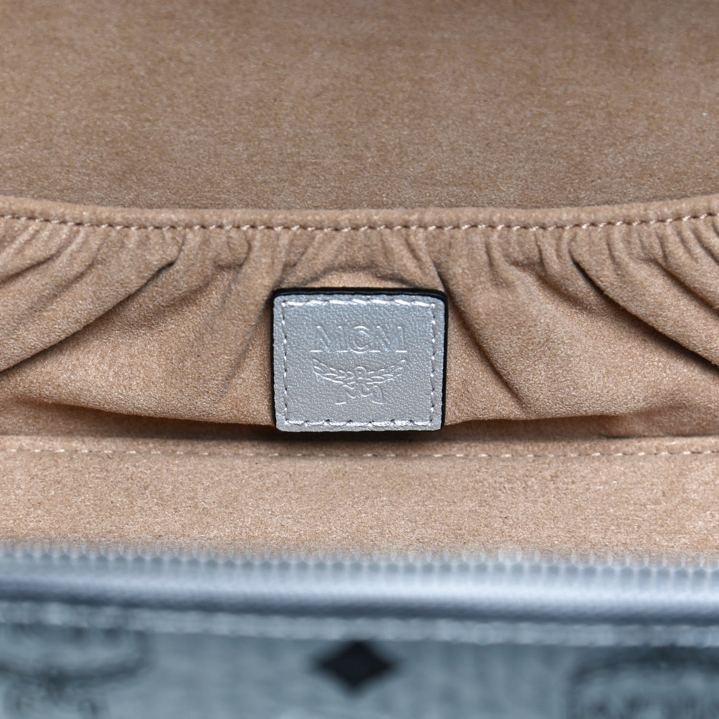 Metallic Visetos Vanity Case Silver