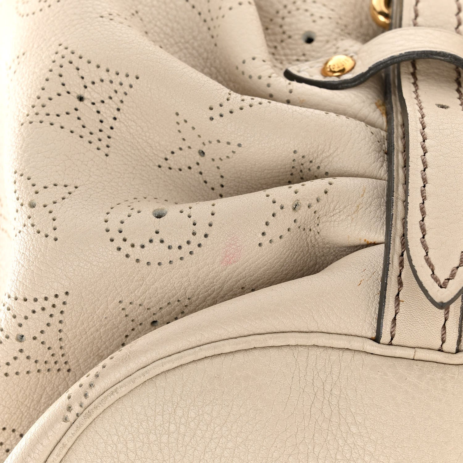 Louis Vuitton Mahina L Sable 13 of 14