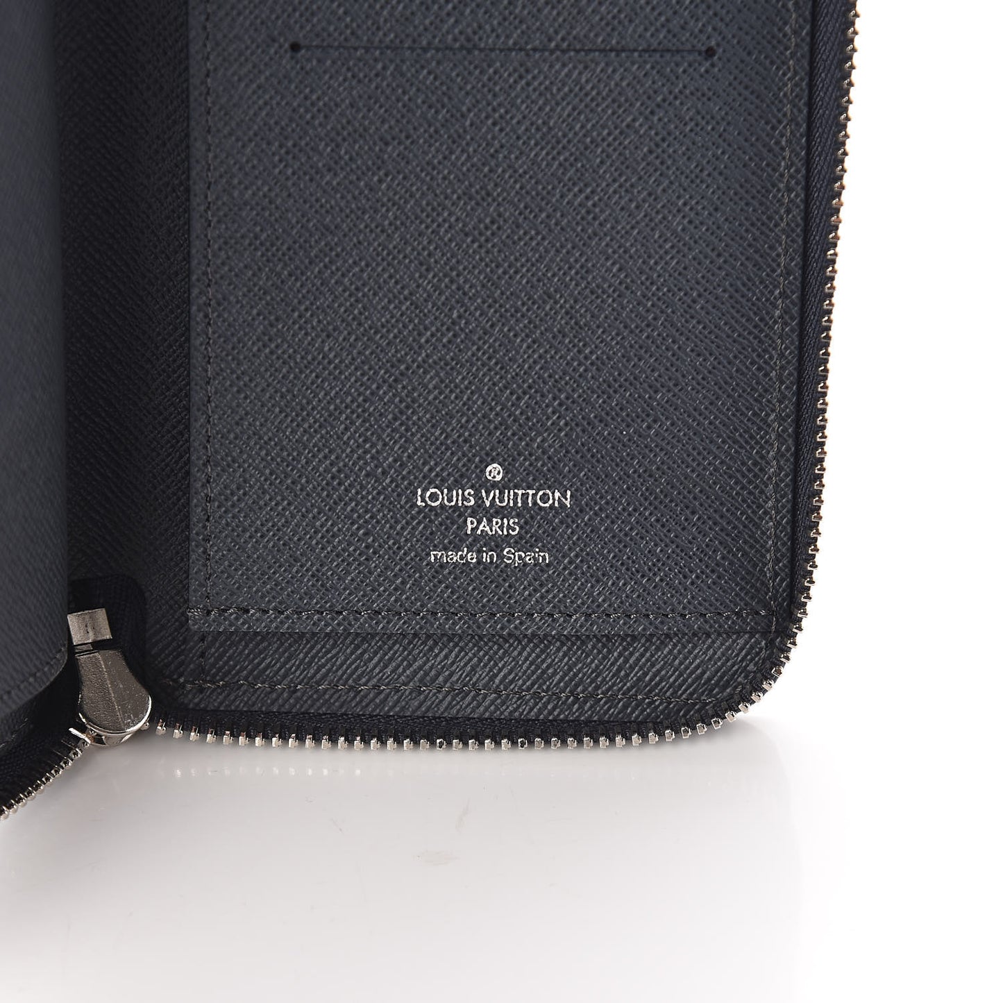 Epi Zippy Vertical Wallet Blue Nuit
