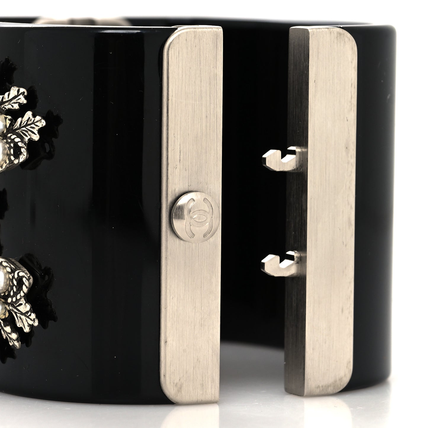 Pearl CC Pewter Leaf Cuff Bracelet Black