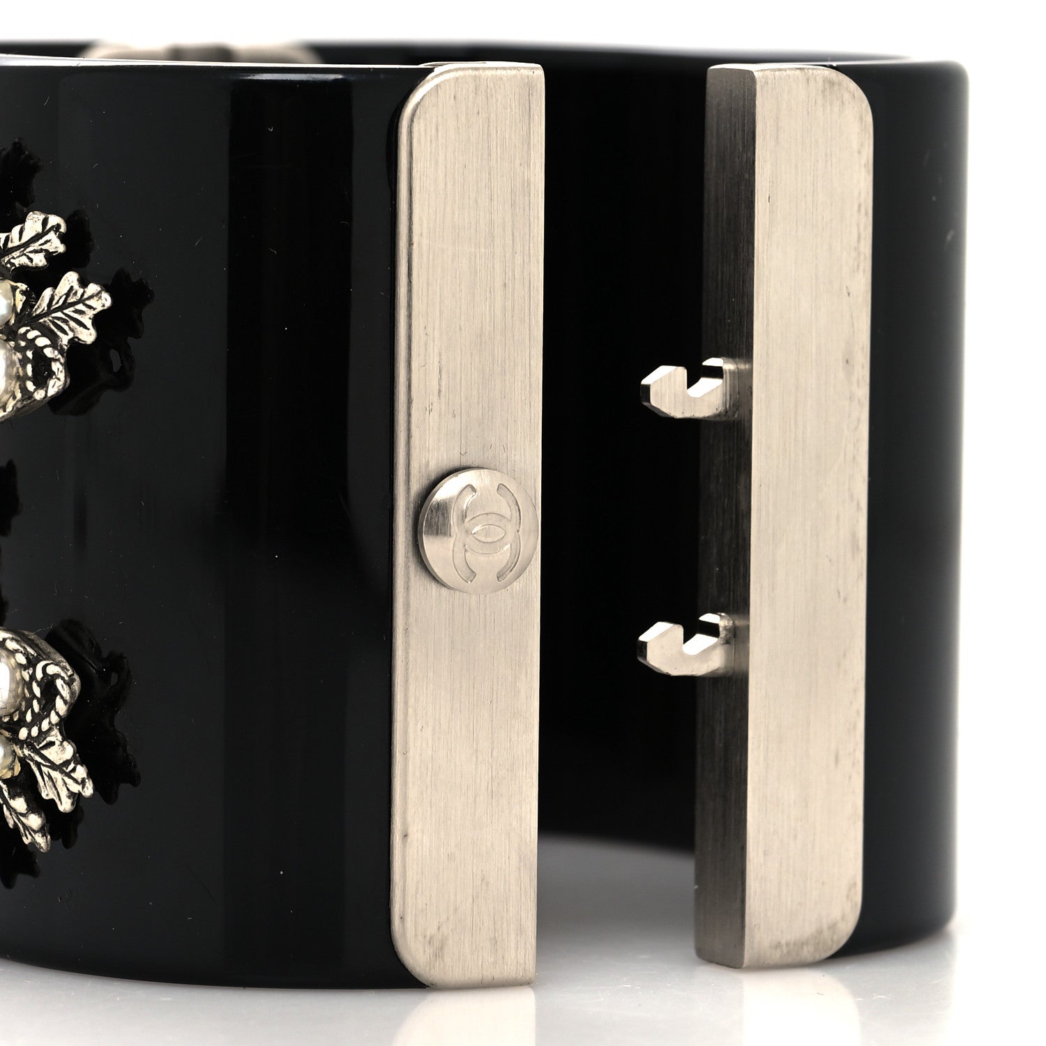 Chanel Pearl CC Pewter Leaf Cuff Bracelet Black 4 of 5