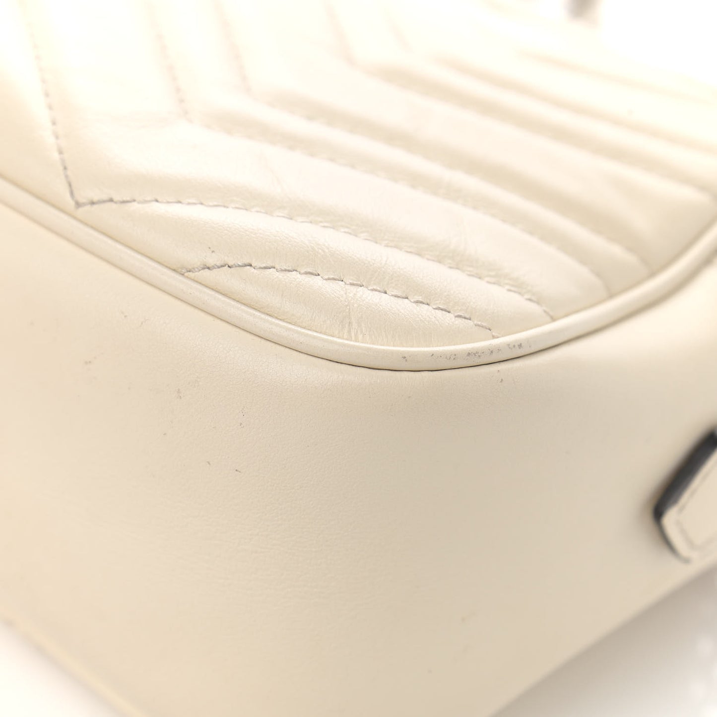 Calfskin Matelasse Small GG Marmont Chain Shoulder Bag White