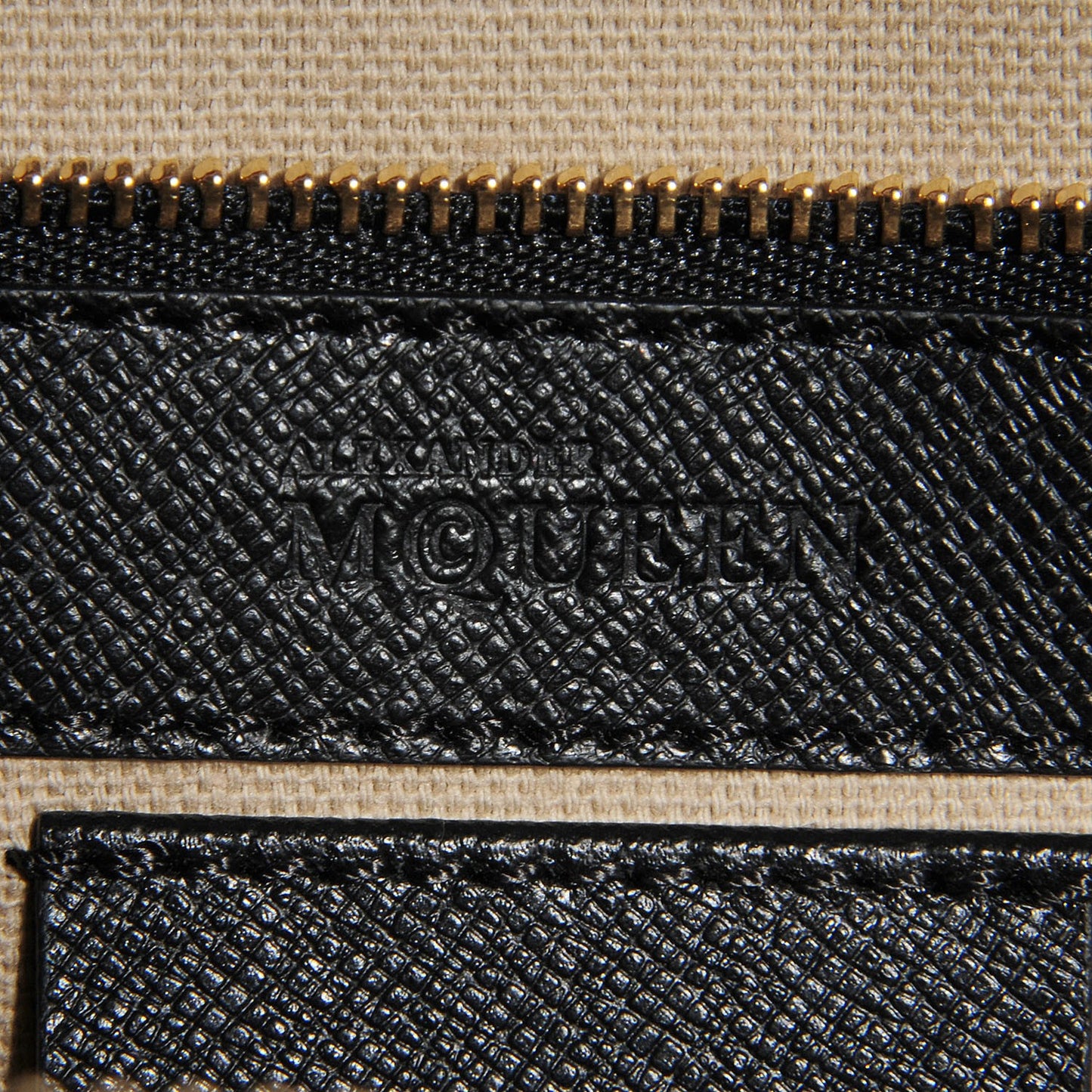 Grained Calfskin Medium Heroine Black