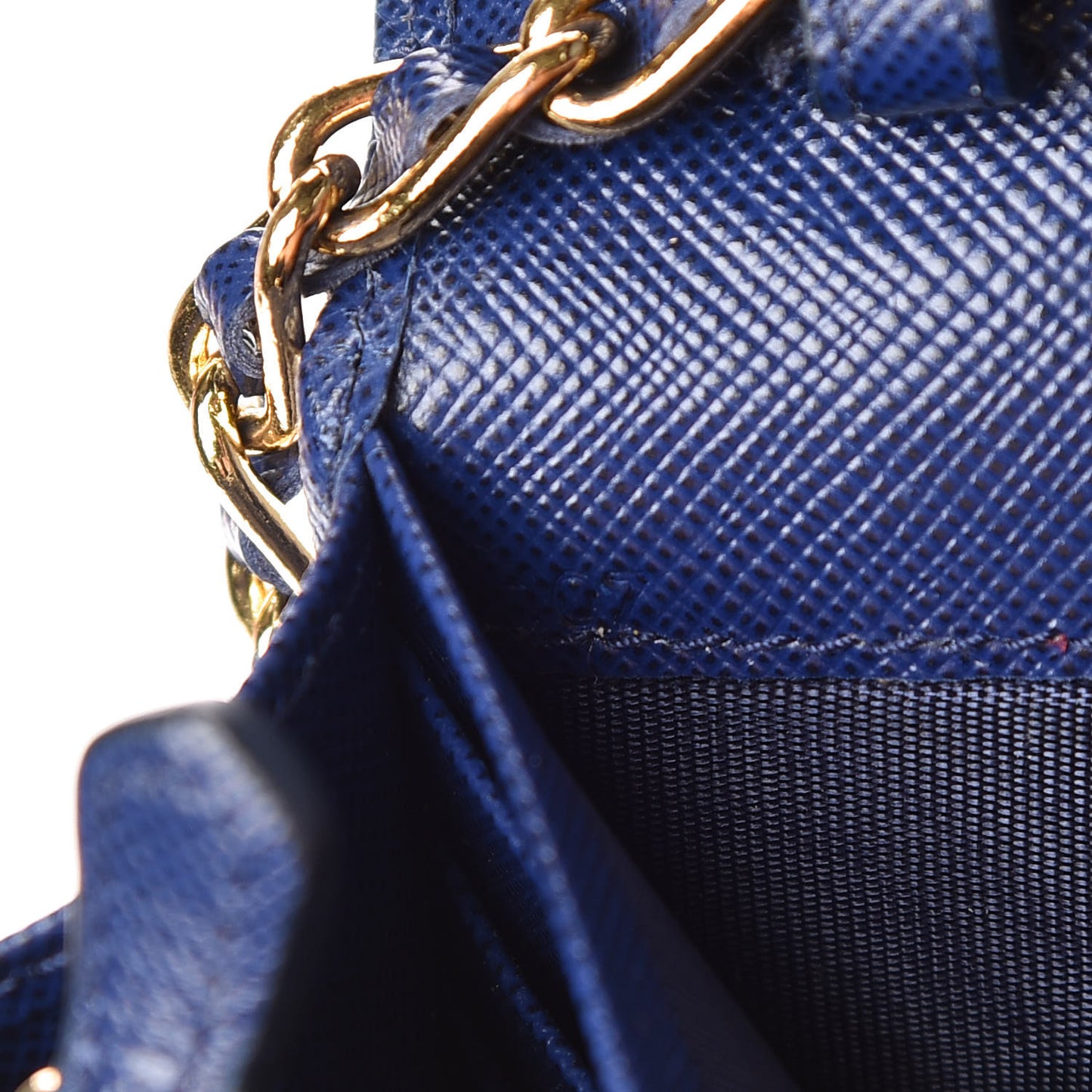 Saffiano Metal Oro Chain Wallet Bleuette