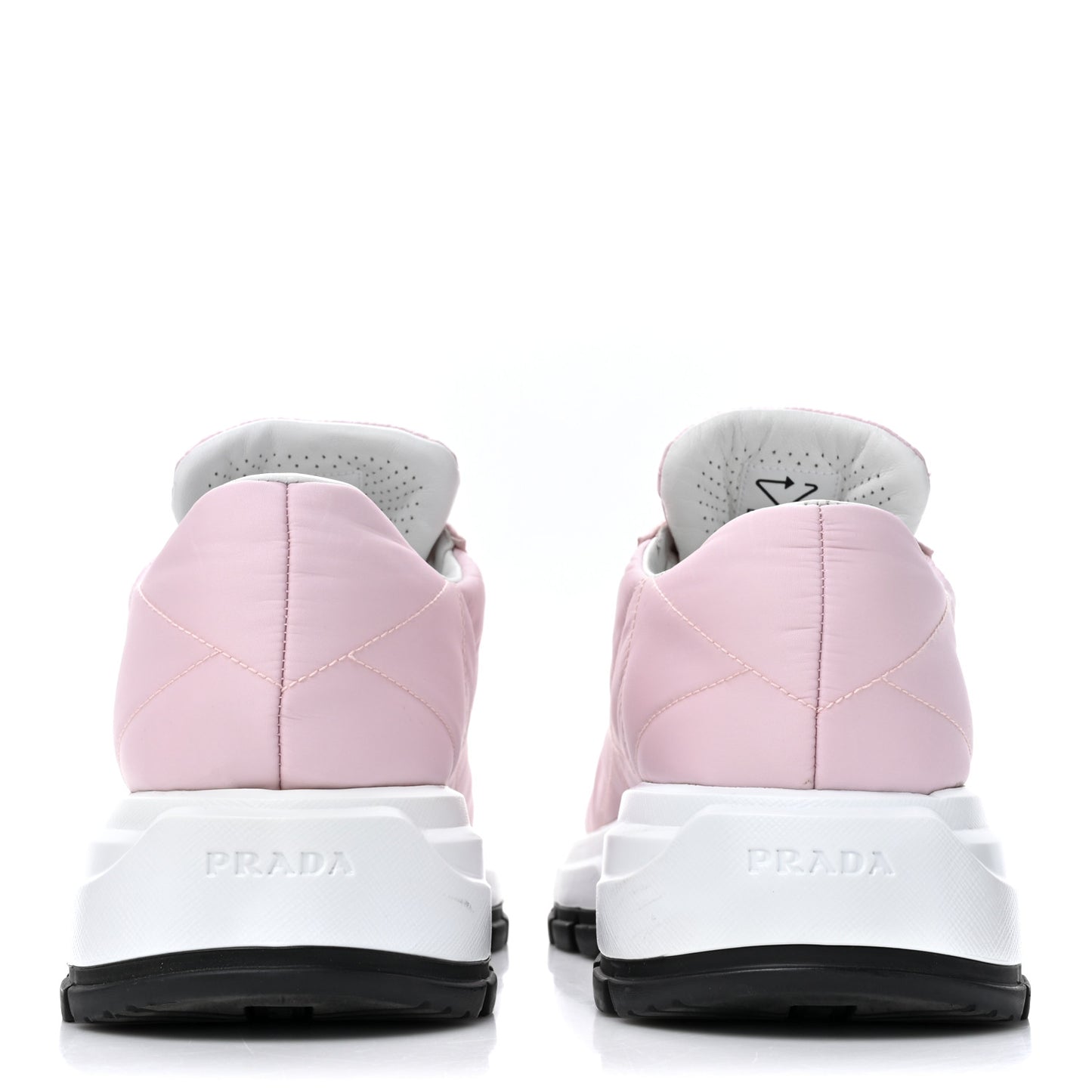 Re-Nylon Piuma Metal Triangle Logo Quilted 45mm Sneakers 40 Alabastro