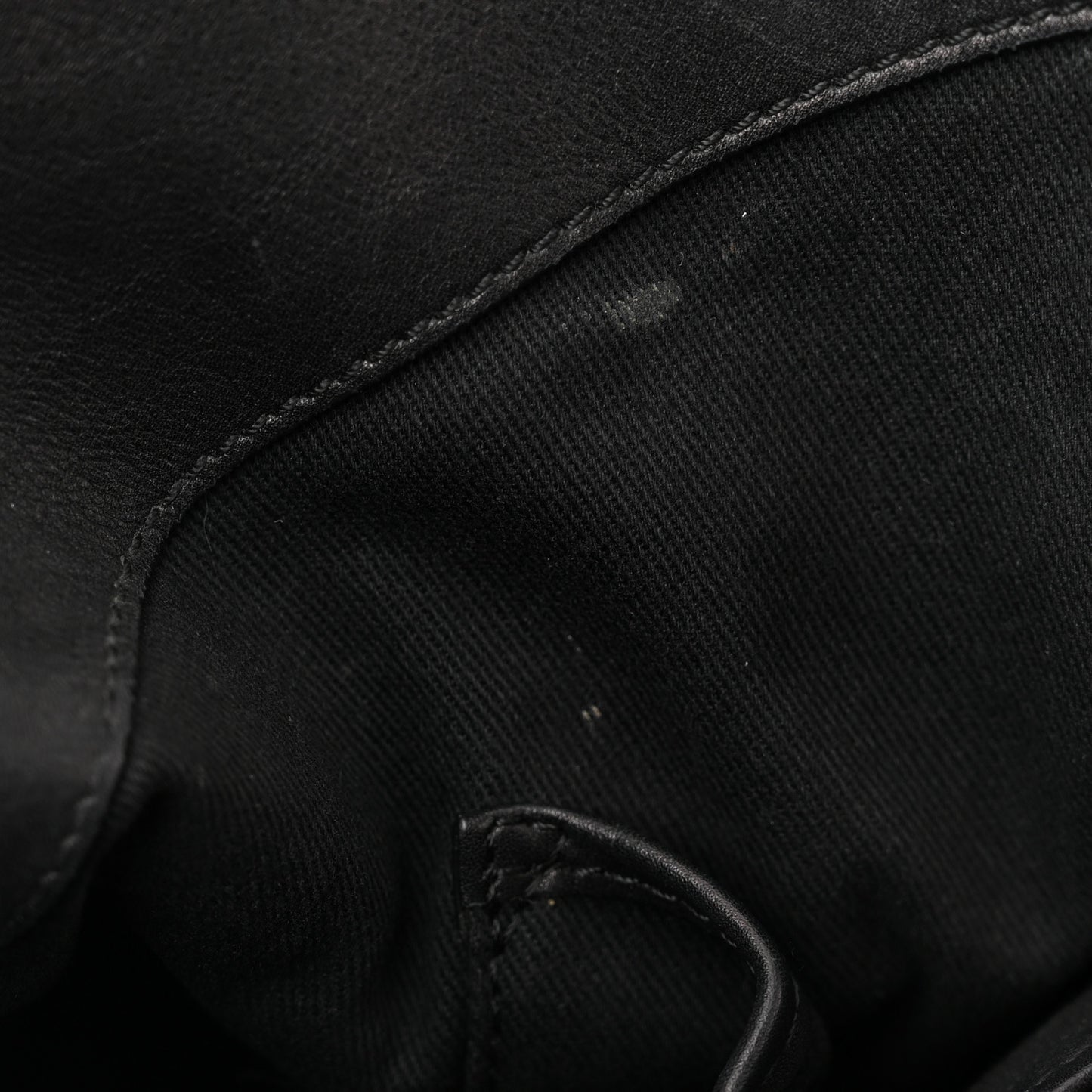 Vitello Rockstud Dome Satchel Black