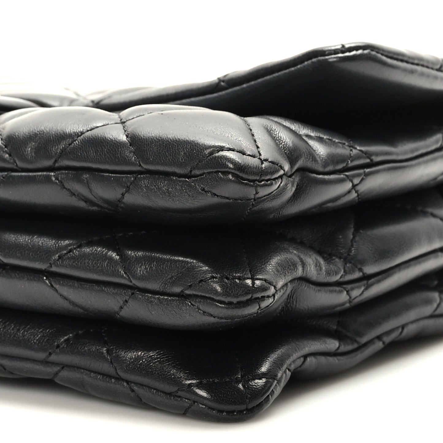 Lambskin Quilted Medium Pillow Crush Flap Black
