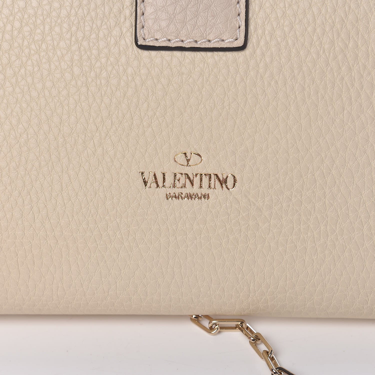 Valentino Garavani Pebbled Calfskin Rockstud Chain Clutch Light Ivory 13 of 14