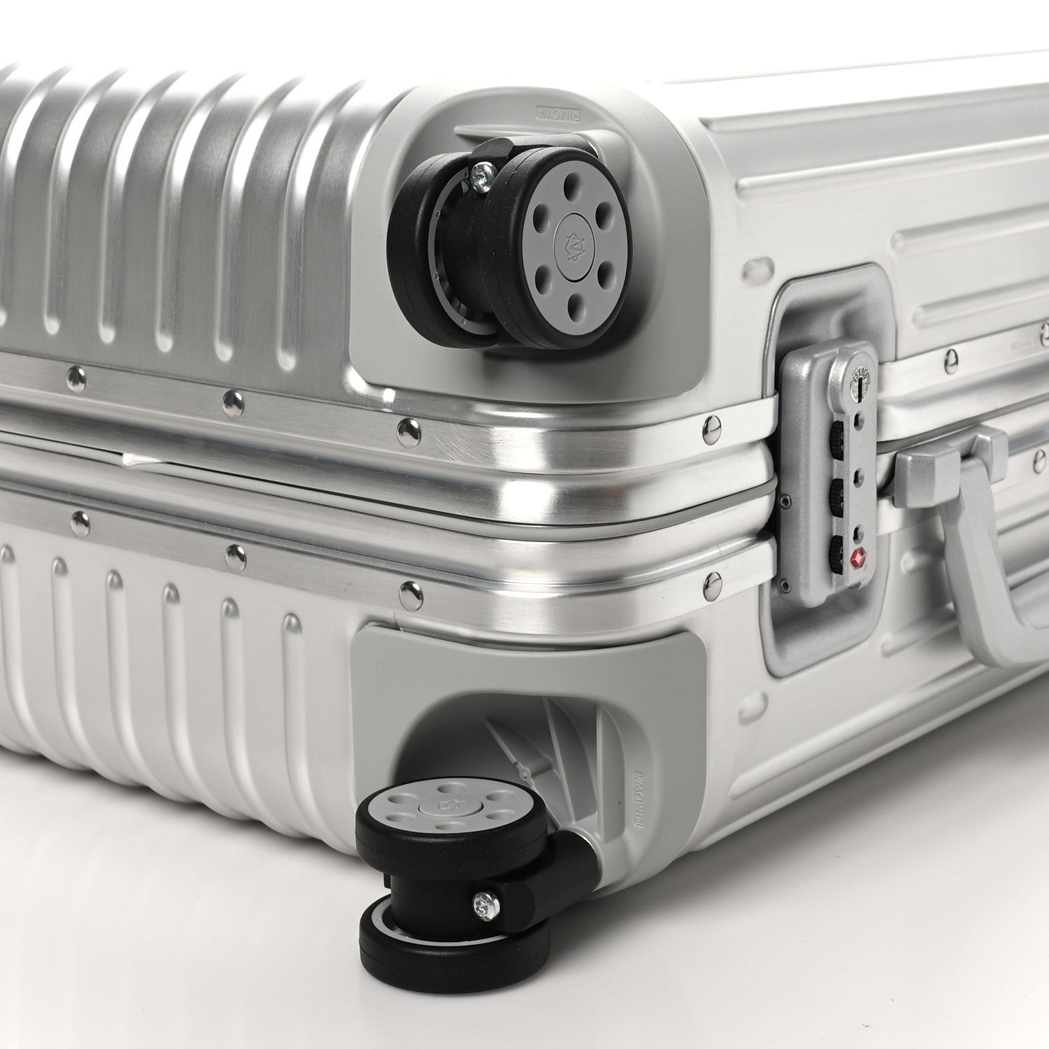 Rimowa Aluminum Original Cabin Silver 8 of 8