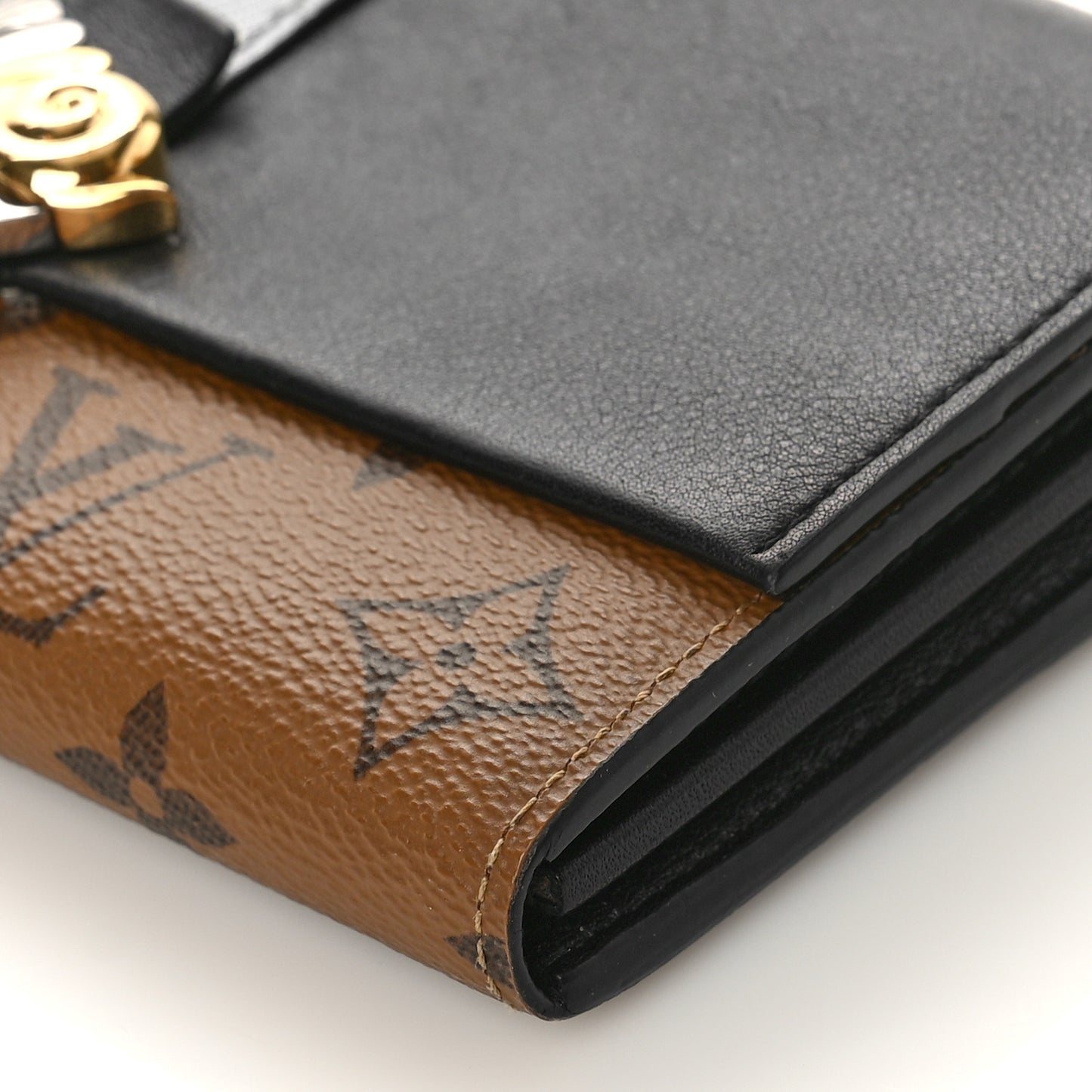 Calfskin Reverse Monogram Column Sarah Wallet Black