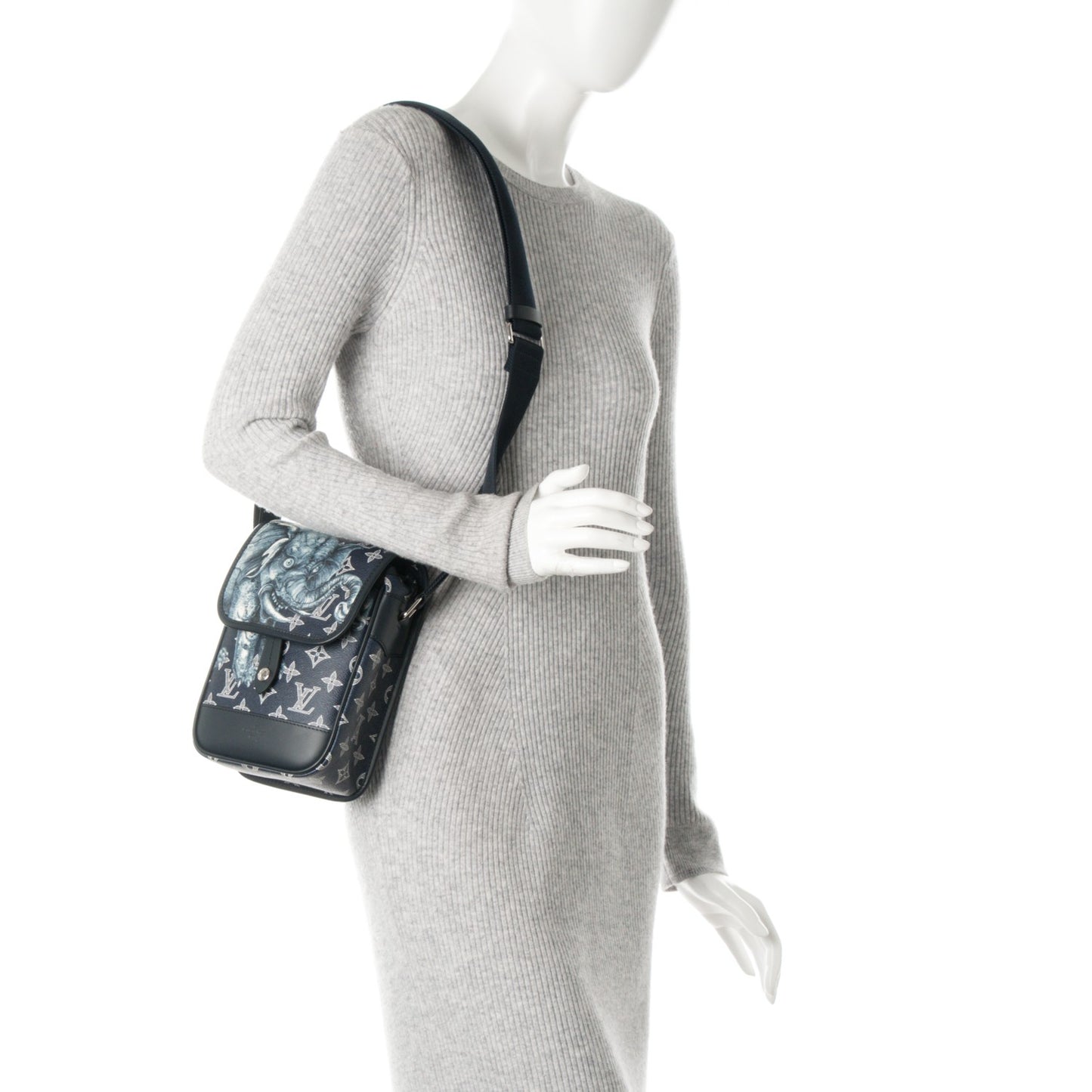 Savane Monogram Elephant Chapman Messenger BB Encre