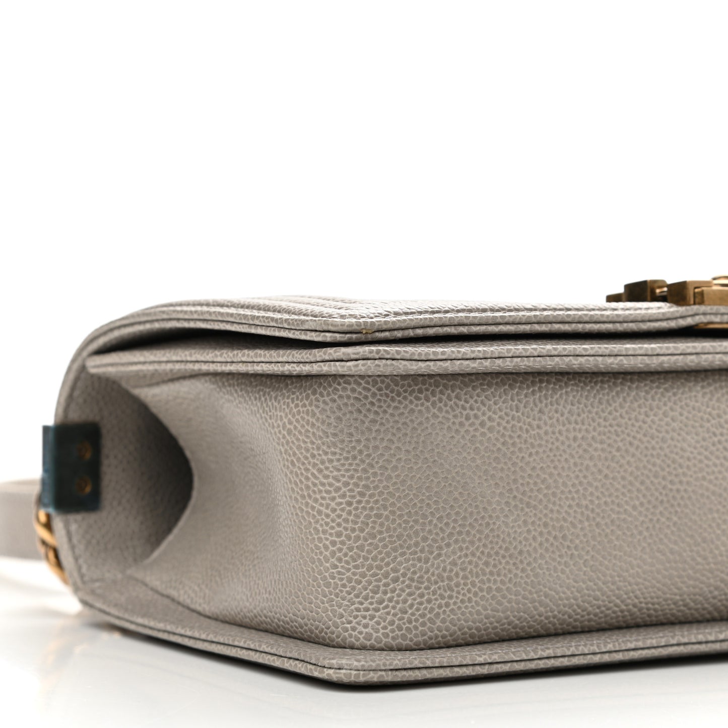 Caviar Quilted Medium Boy Flap Light Grey