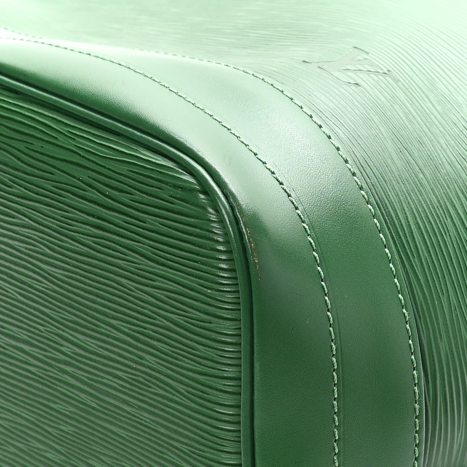 Louis Vuitton Epi Noe Borneo 9 of 12