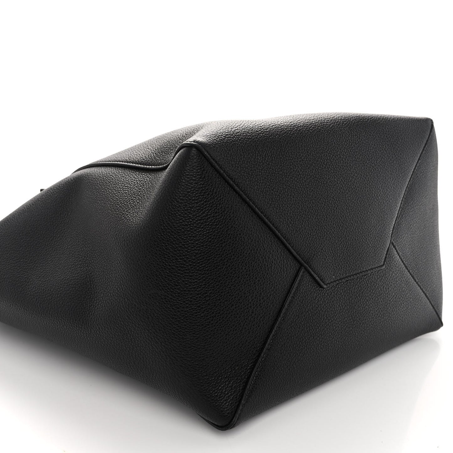 Soft Grained Calfskin Medium Belt Cabas Phantom Black