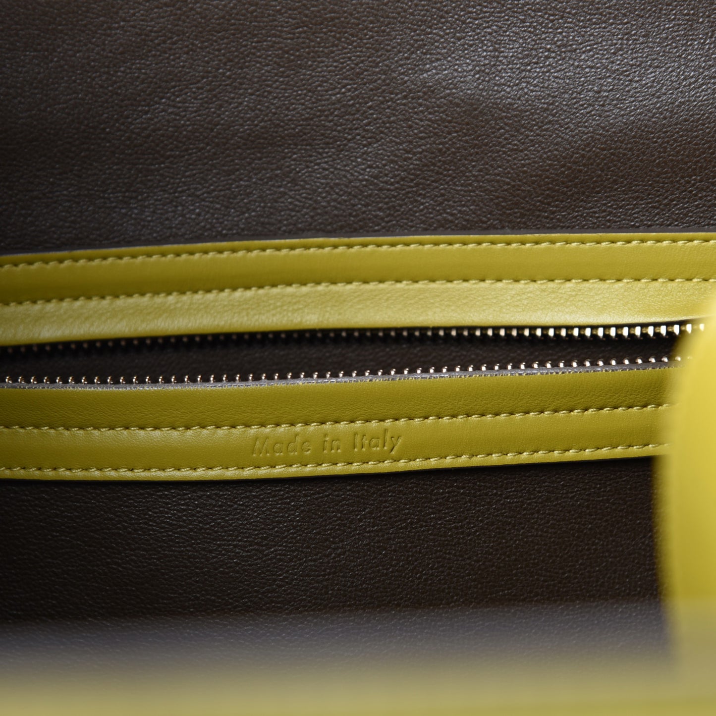 Nubuck Medium Phantom Luggage Chartreuse
