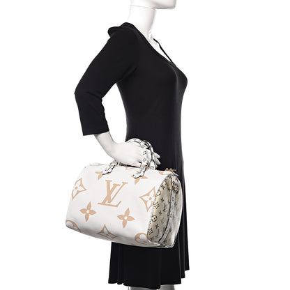 Louis Vuitton Monogram Giant Speedy Bandouliere 30 Kaki Beige 2 of 11