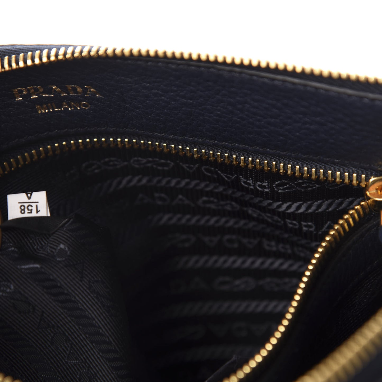 Vitello Daino Zippered Shoulder Bag Baltico