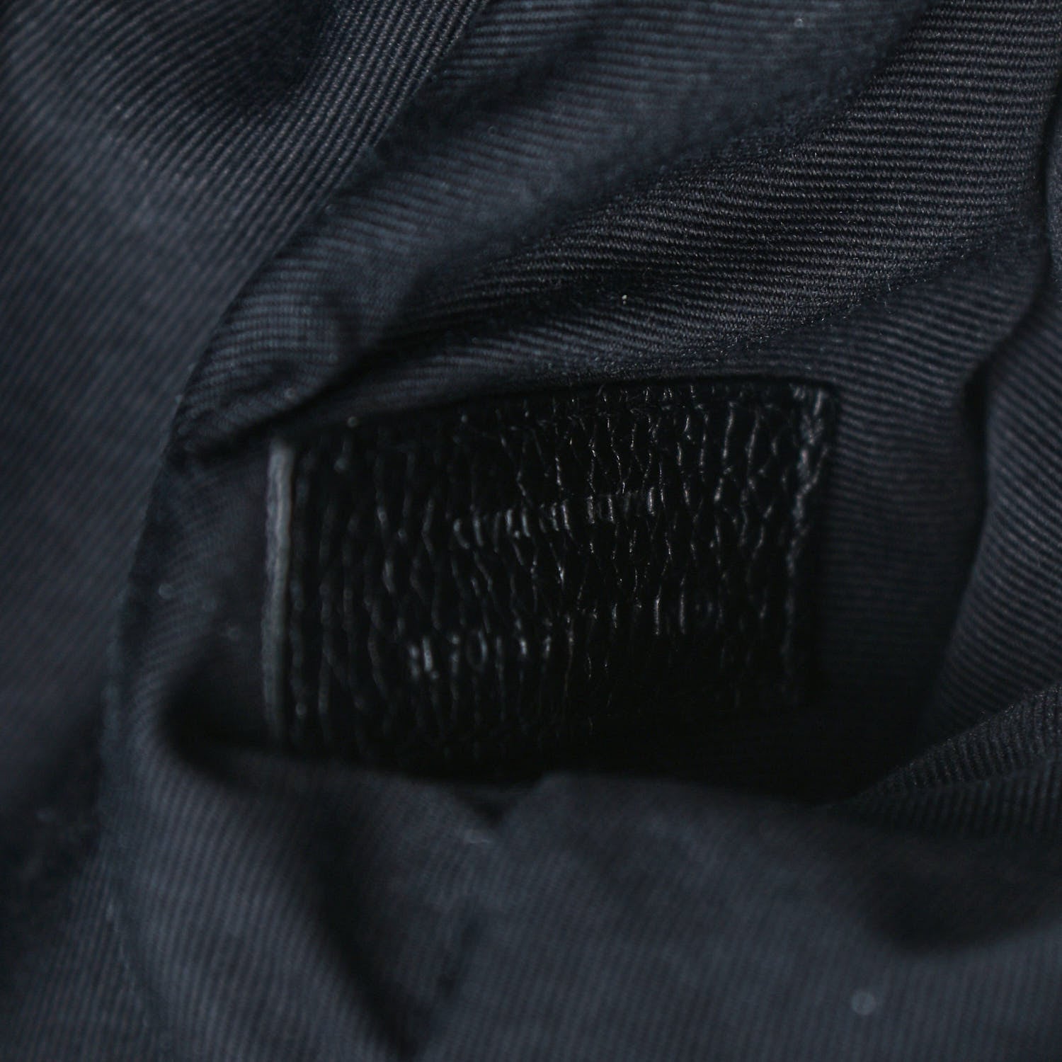 Saint Laurent Grained Calfskin Medium Souple Sac De Jour Black 5 of 8