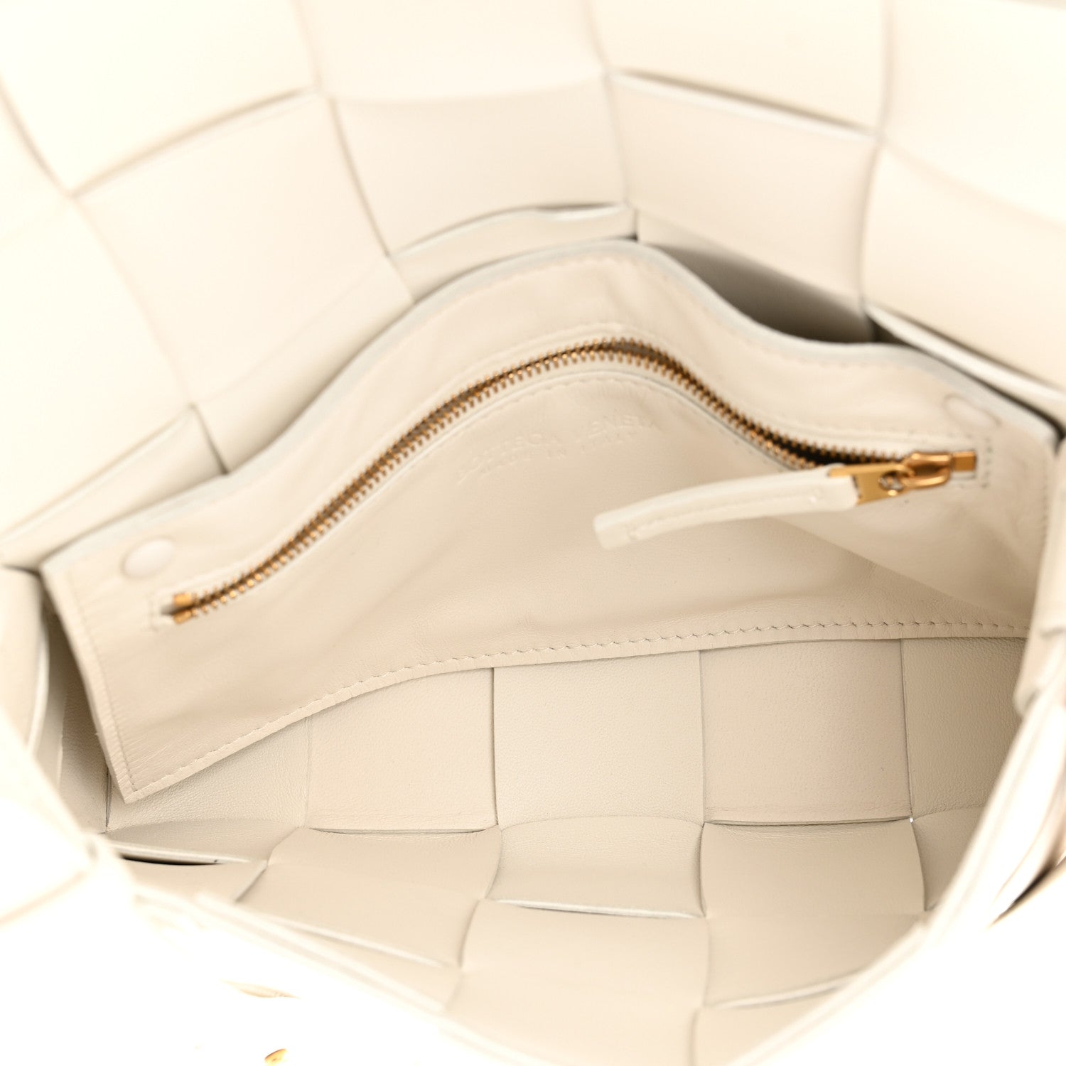 Bottega Veneta Lambskin Maxi Intrecciato Cassette Crossbody Bag White 5 of 9