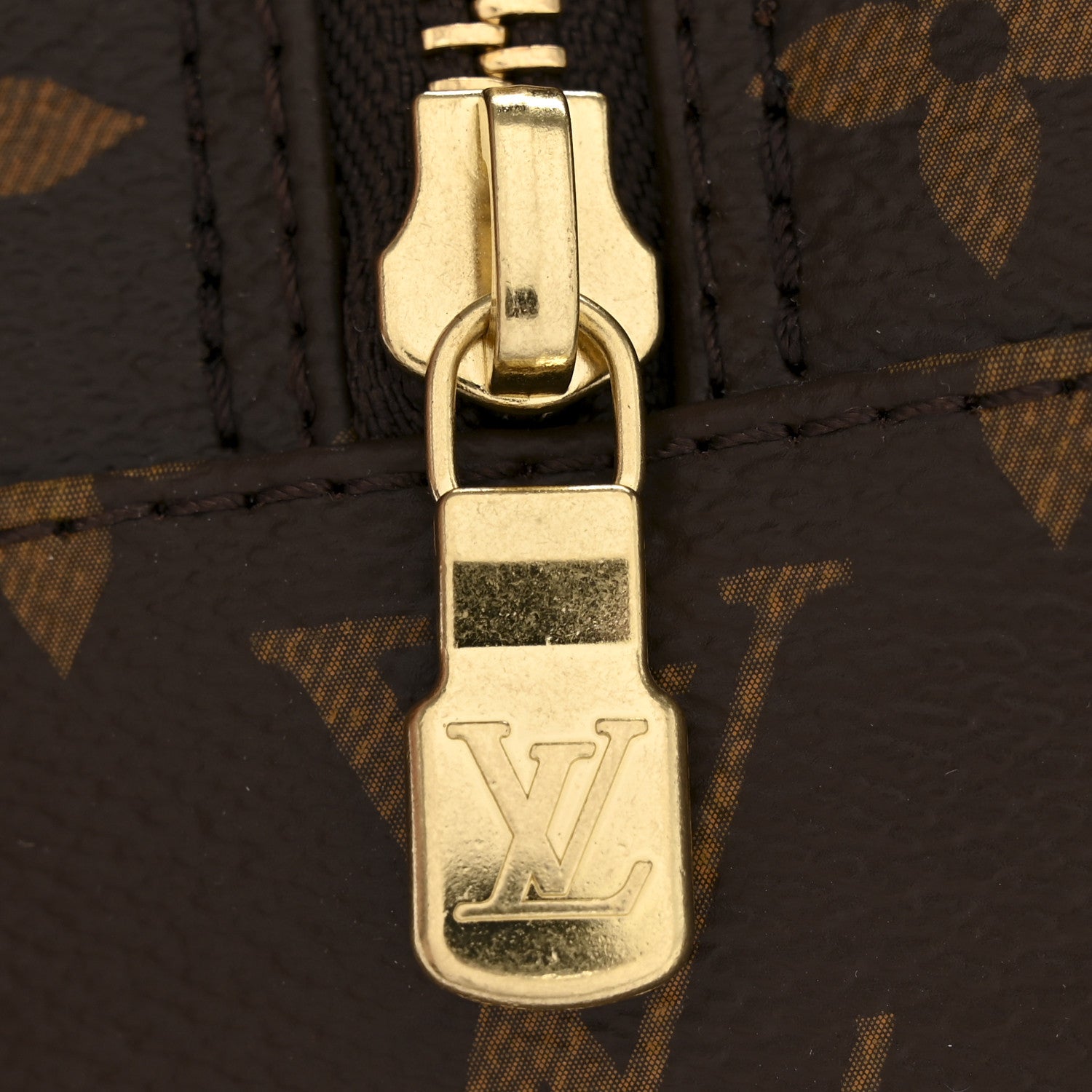 Louis Vuitton Monogram Toiletry Bag 25 8 of 8