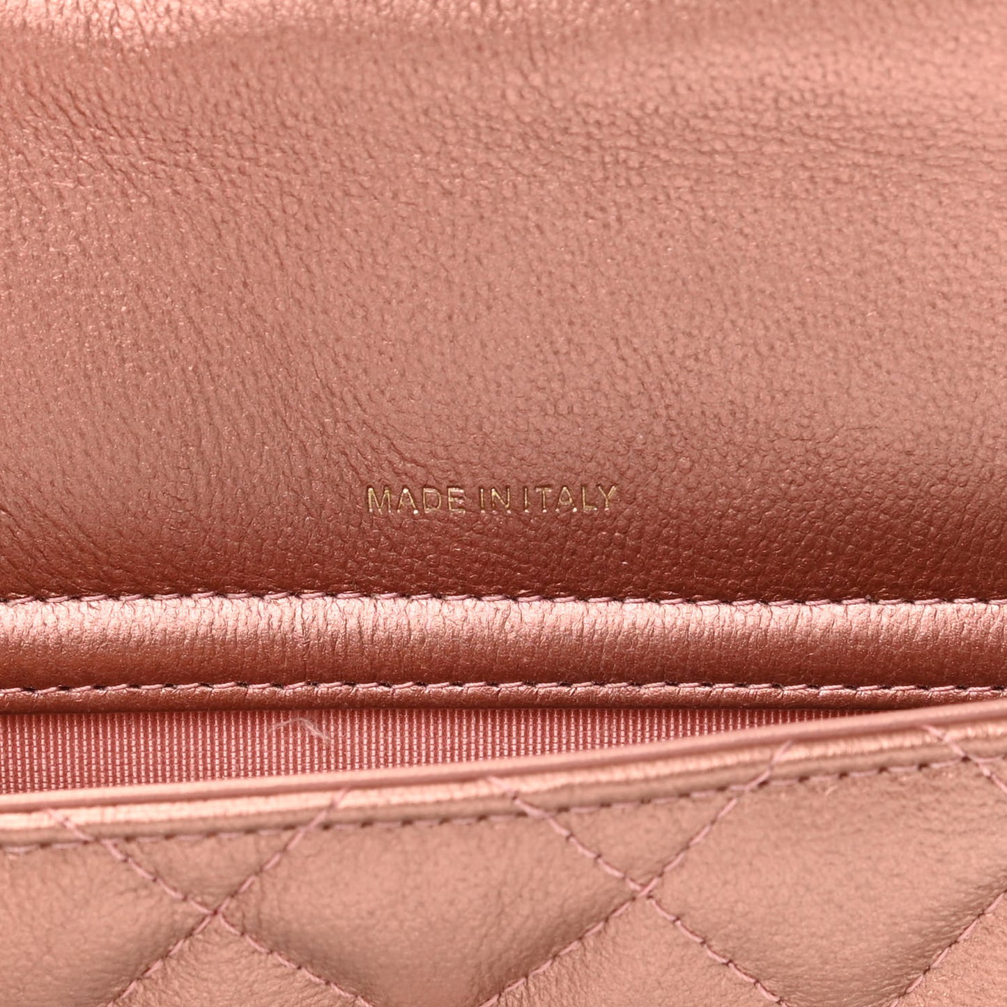 Metallic Grained Calfskin Quilted 2.55 Reissue Phone Holder With Chain Copper