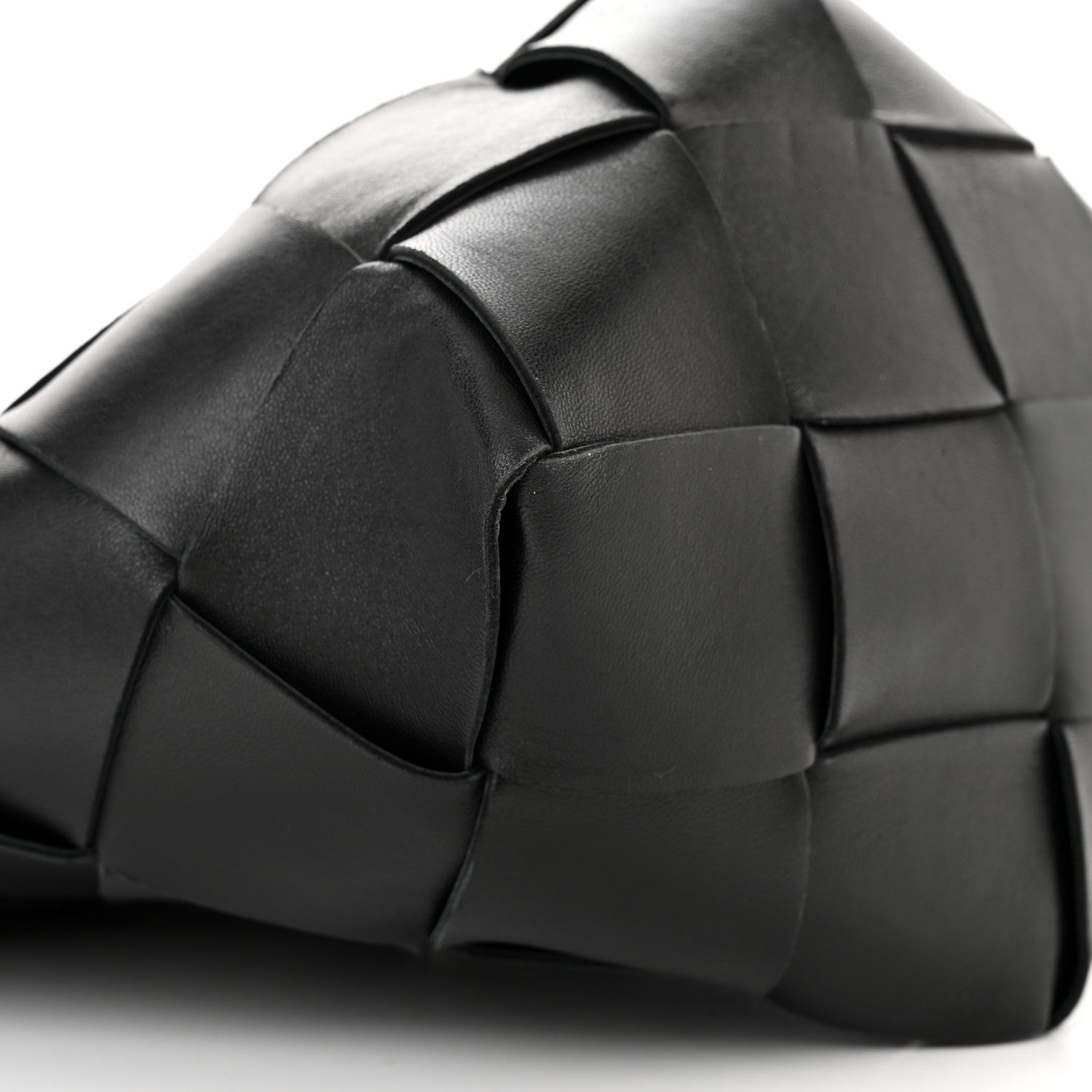 Bottega Veneta Nappa Maxi Intrecciato Clasp Bucket Bag Black 8 of 13