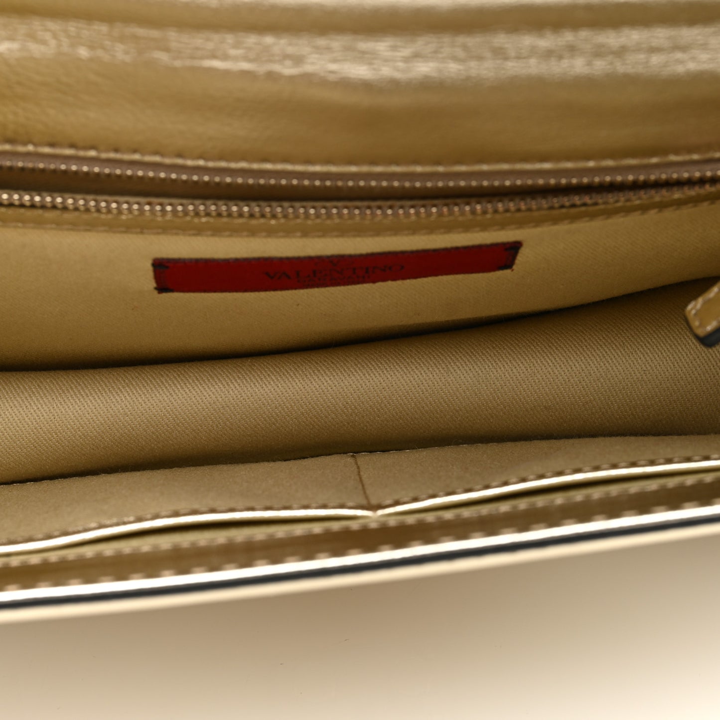Metallic Nappa Medium Glam Lock Rockstud Flap Platino