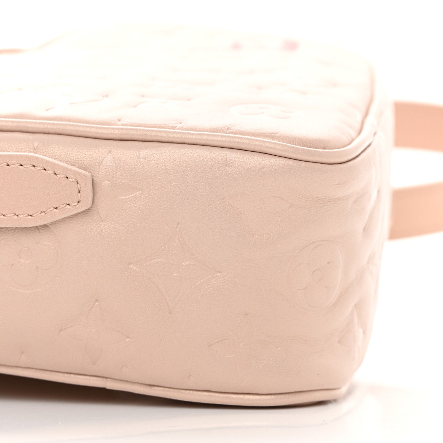 Louis Vuitton Lambskin Embossed Monogram Fall In Love Sac Coeur Light Pink 8 of 9