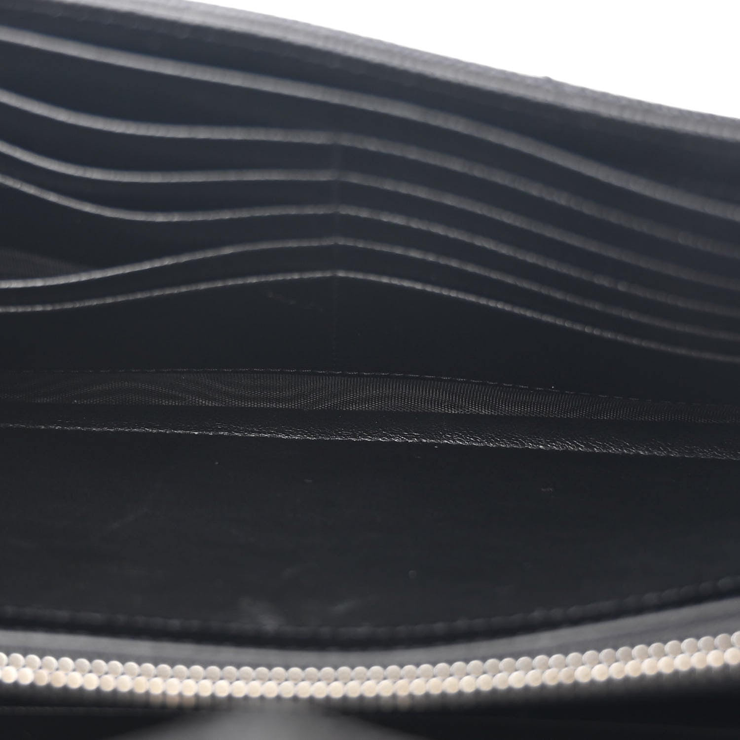 Saint Laurent Grain De Poudre Matelasse Chevron Monogram Chain Wallet Black 5 of 12