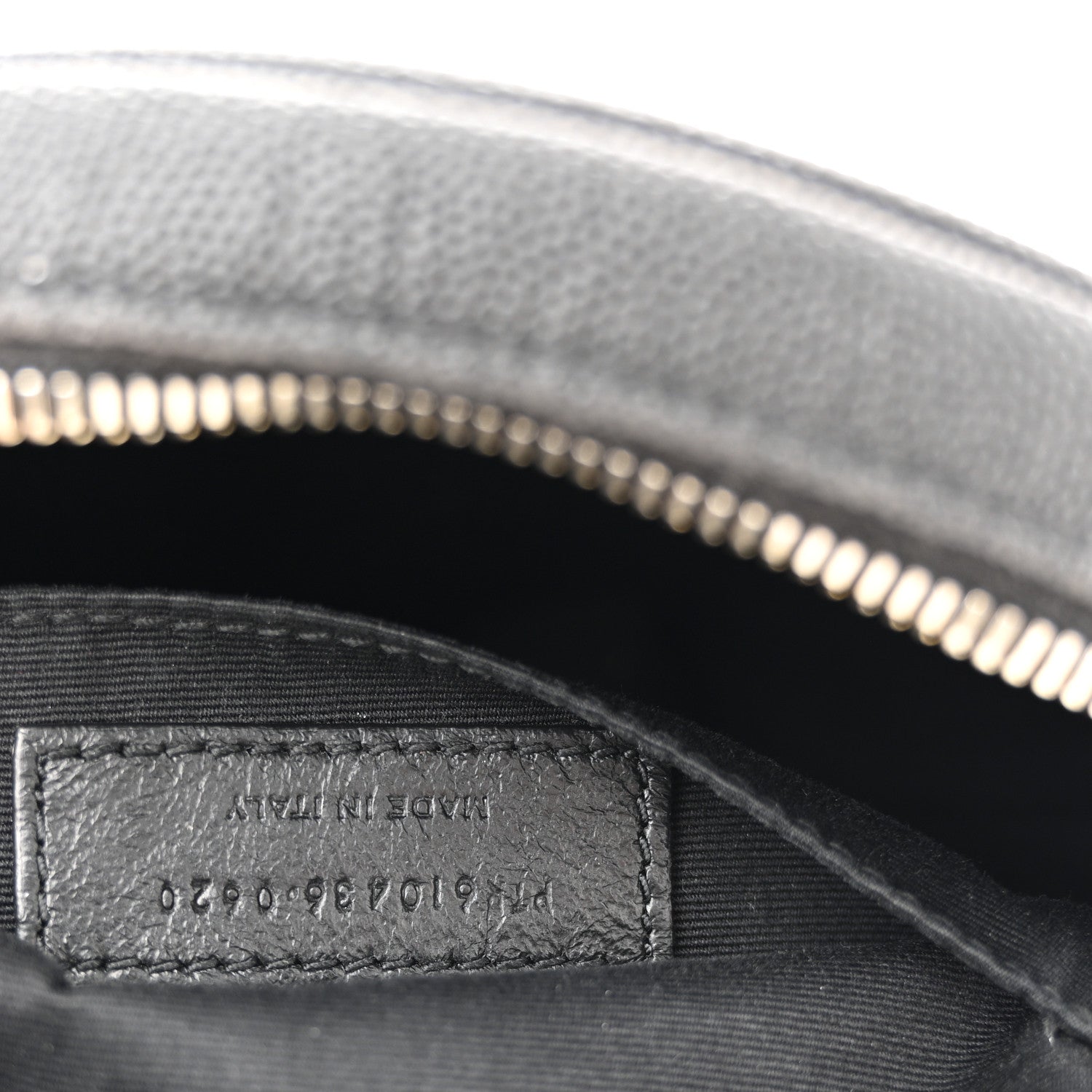 Saint Laurent Grain De Poudre Matelasse Chevron Quilted Round Vinyle Camera Bag Black 7 of 10