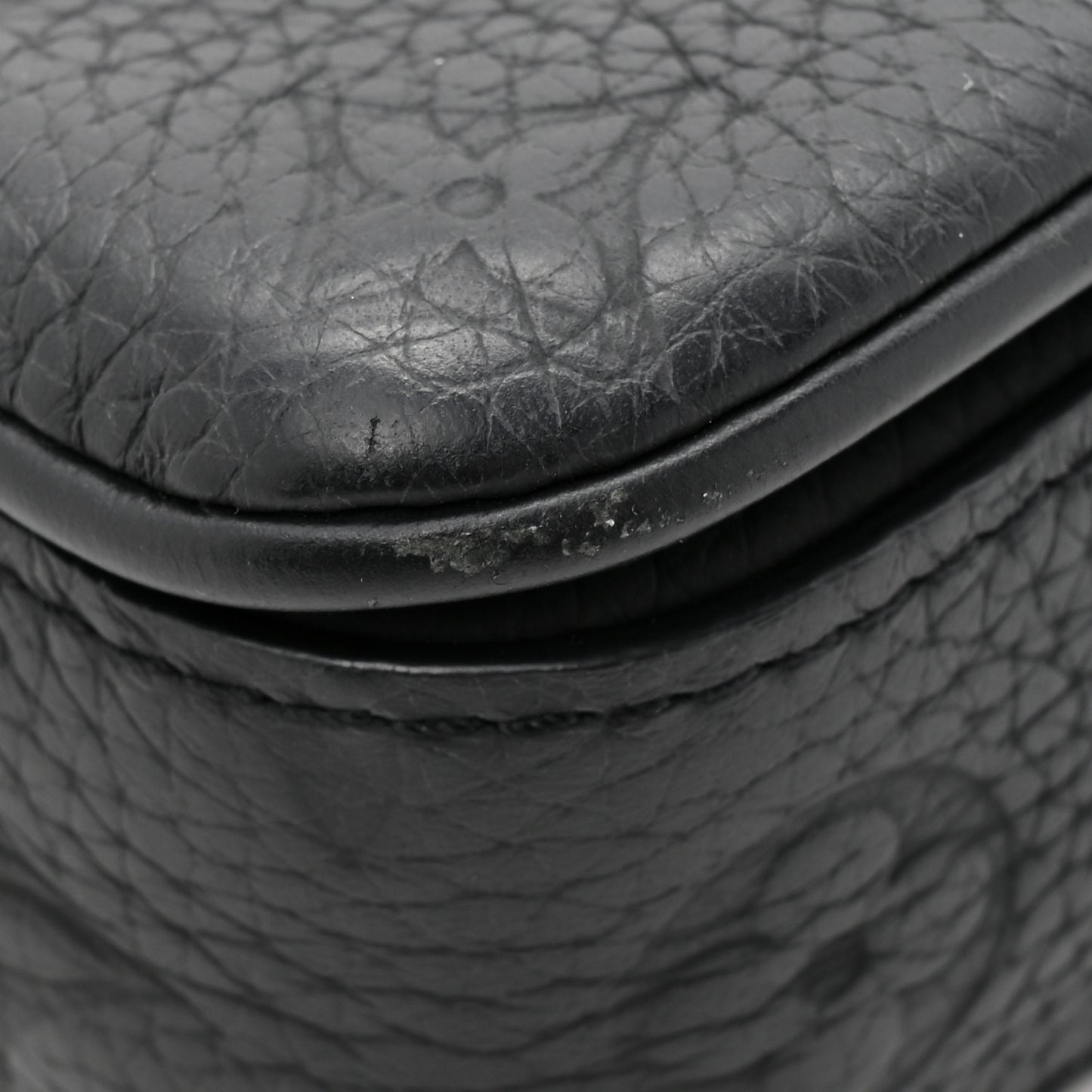Taurillon Monogram S Lock Wearable Wallet Black