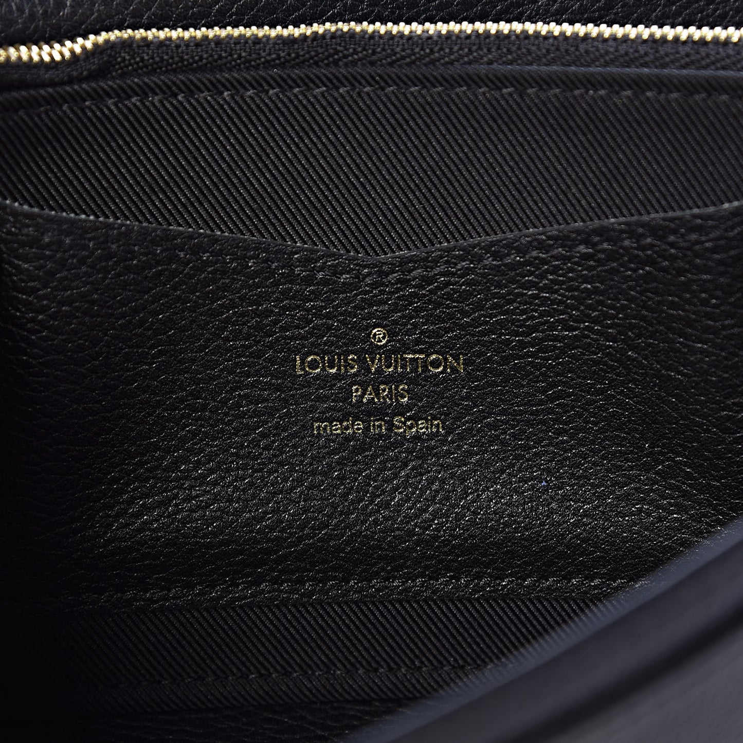 Calfskin Lockme Wallet Black