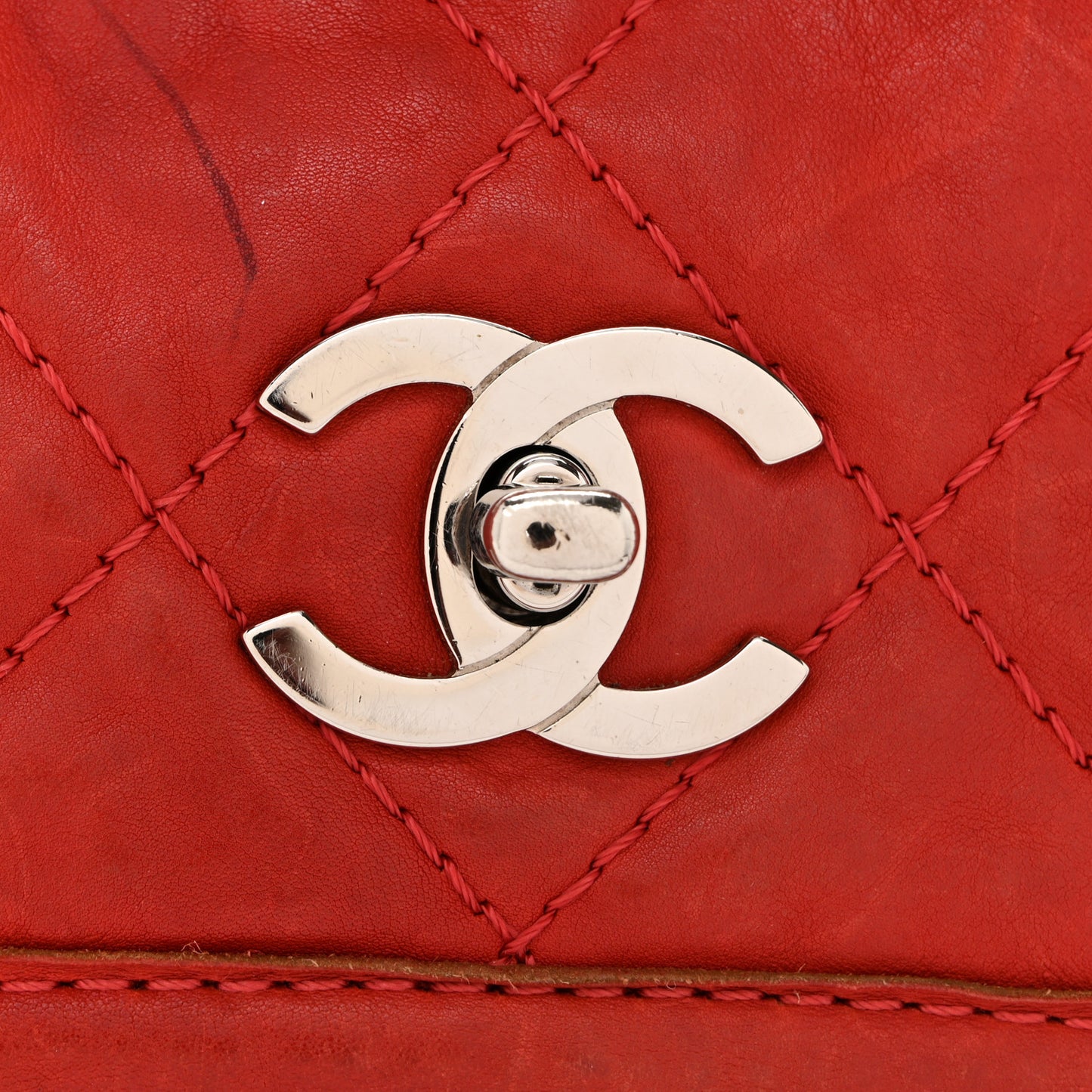 Calfskin Quilted Medium Natural Beauty Flap Red